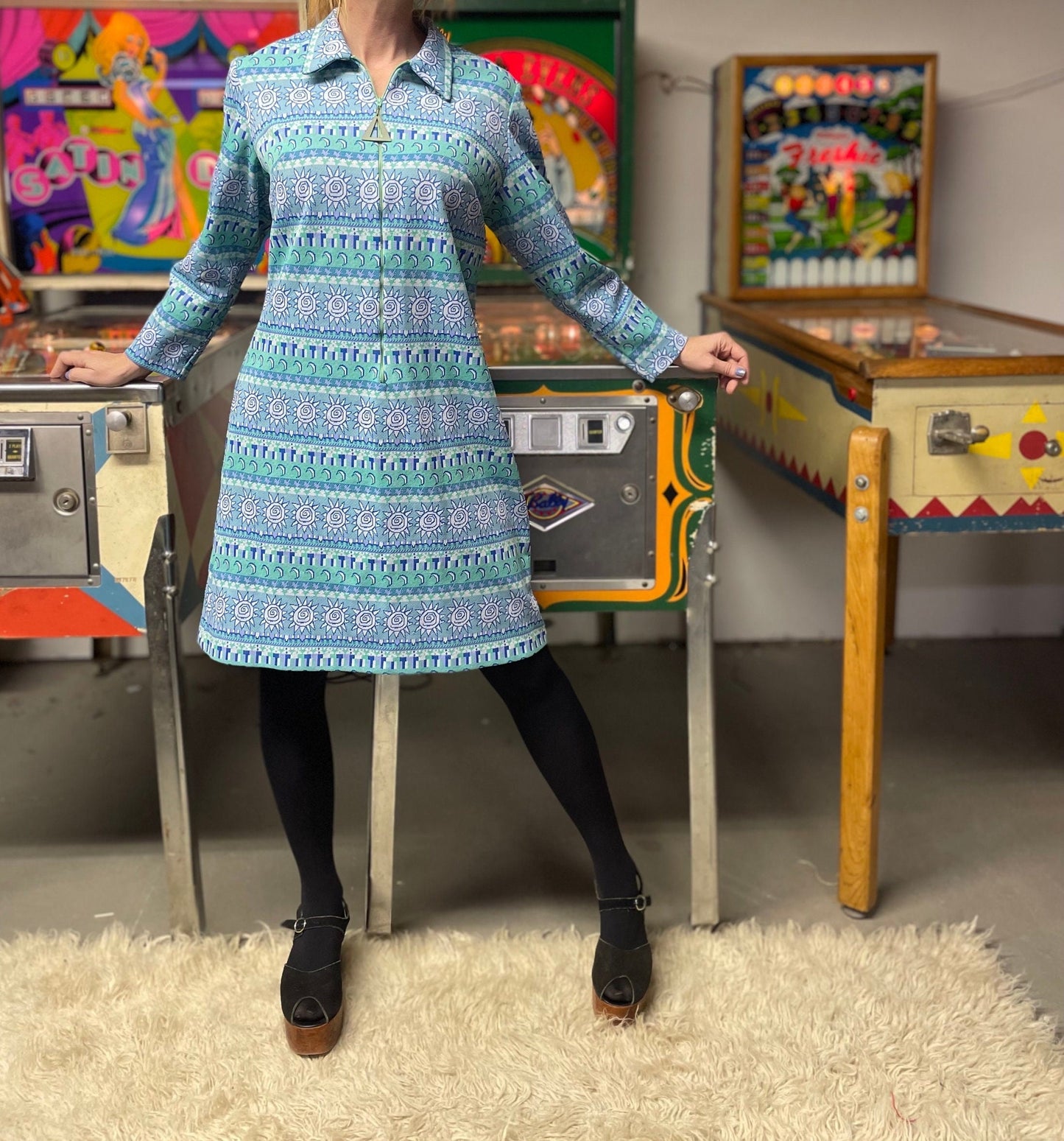 vtg 70s MOON & STARS DRESS // vintage mod celestial pattern tapestry knit sky blue zip white zodiac horoscope all over print novelty print