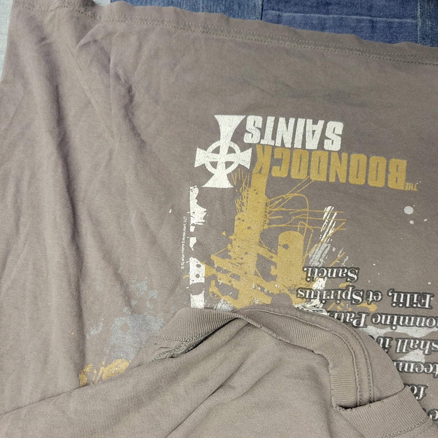 vtg BOONDOCK SAINTS movie TSHIRT anvil distress // 90s y2k action horror promo merch guns uk danny boyle snitch brad pitt violent crime film