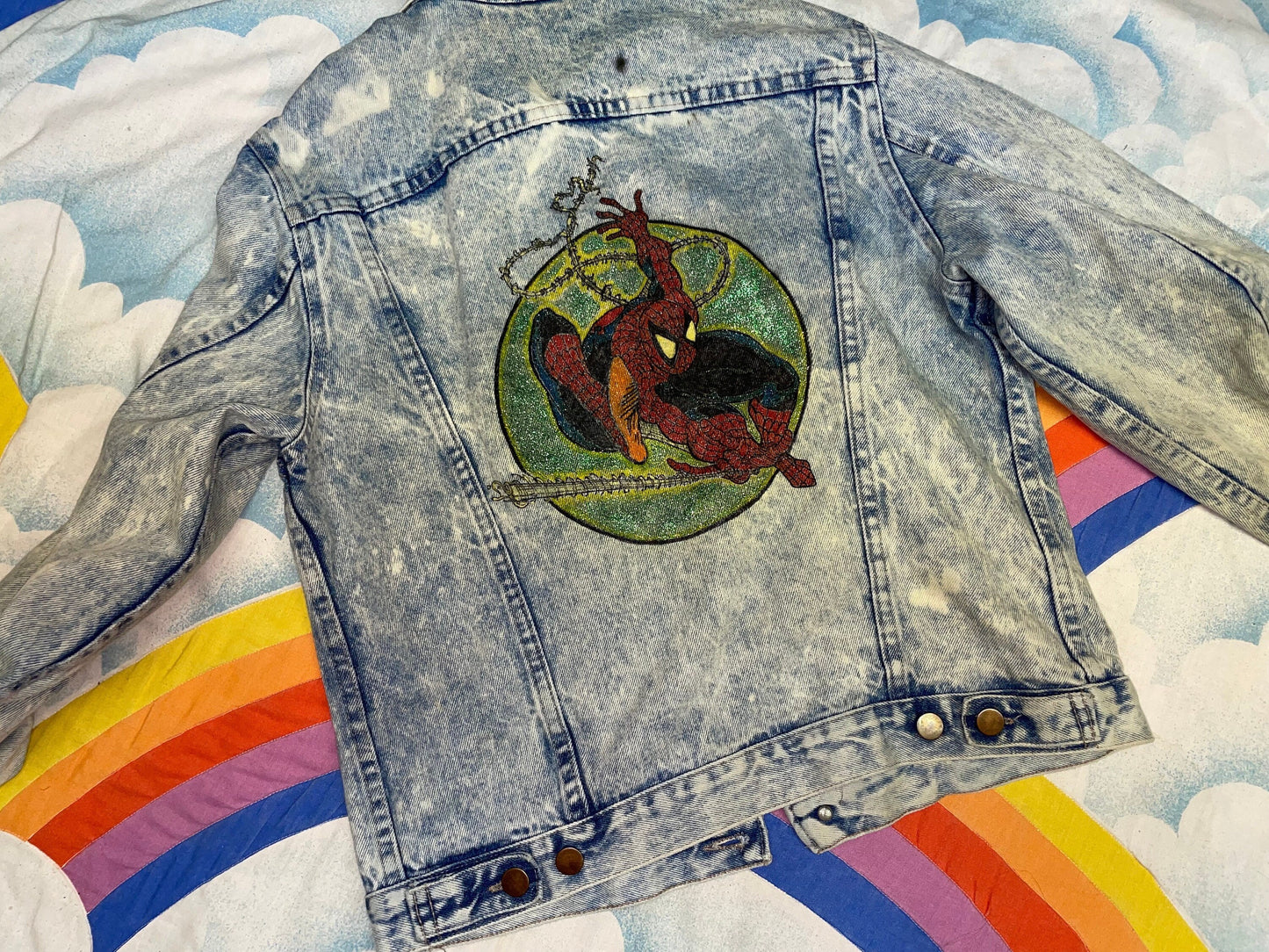 vtg 80s SPIDERMAN JEAN JACKET // acid wash hand drawn glitter art marvel comics fan art airbrushed trucker denim boxy grunge hipster cool