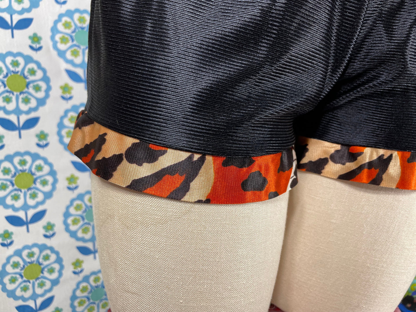 vtg 70s HOT PANTS & TUNIC Set // vintage animal print wild slinky flowy maxi dress and shorts 2 piece sexy bohemian disco queen halloween