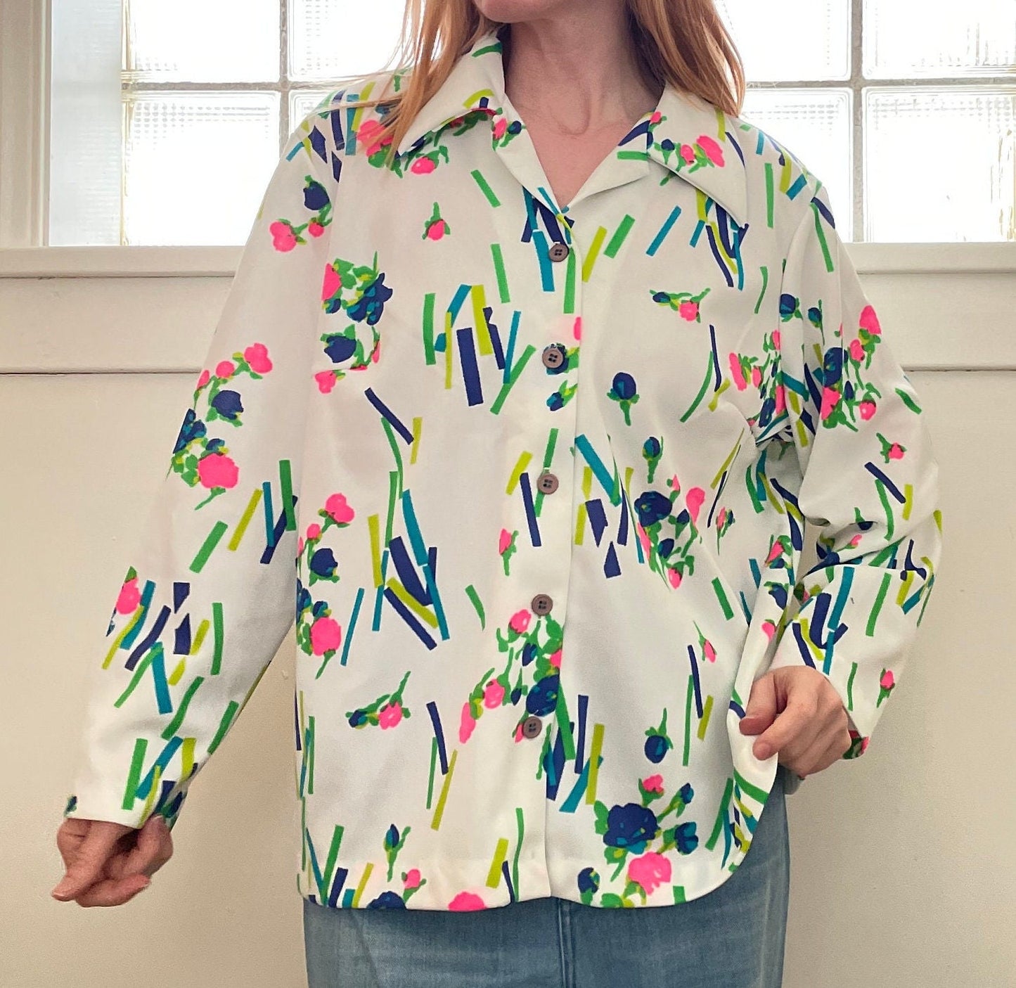 vtg 70s TULIP PRINT TOP // tulip bouquet all over print mod hippie pop art button up polyester retro roller disco saturday night fever dance