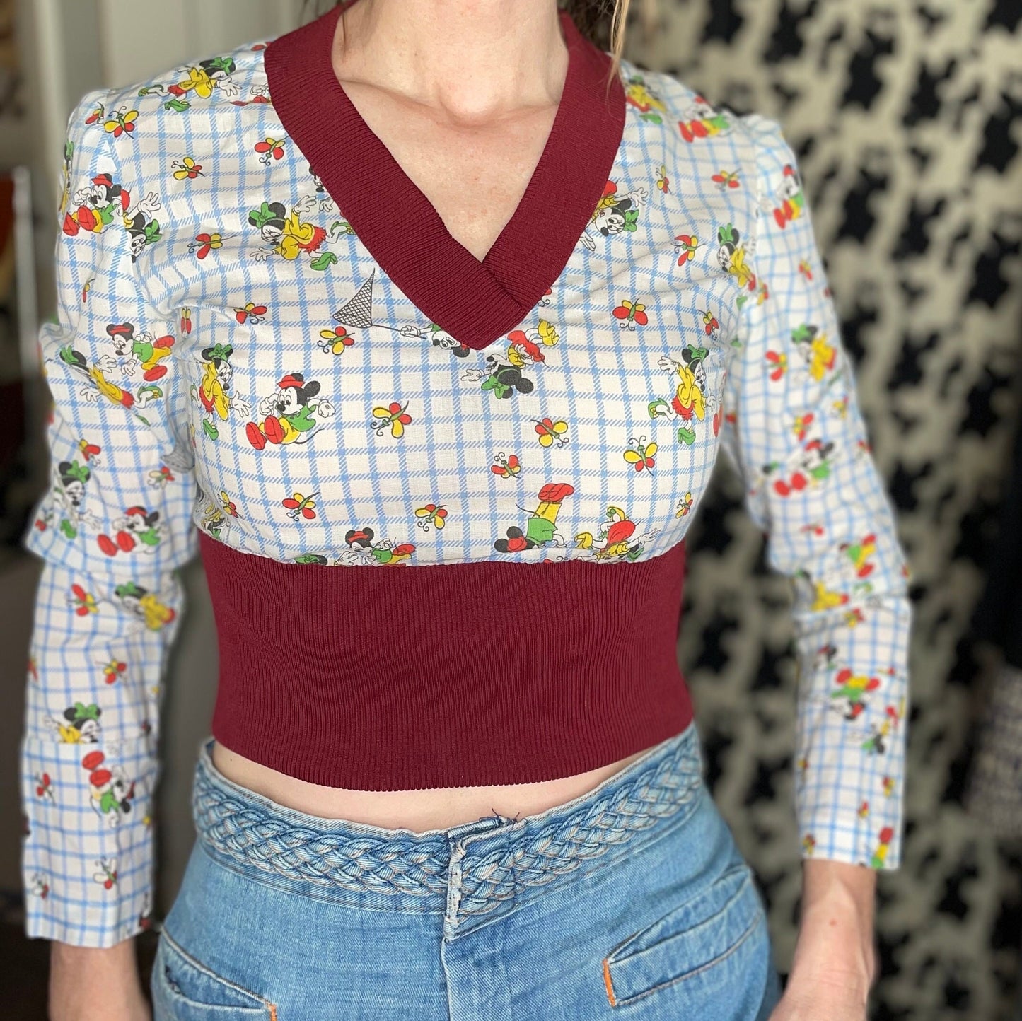 vtg 70s MICKEY MOUSE CROP Top // novelty disney print v neck all over print cartoon blouse handmade craft vintage style midriff school fit