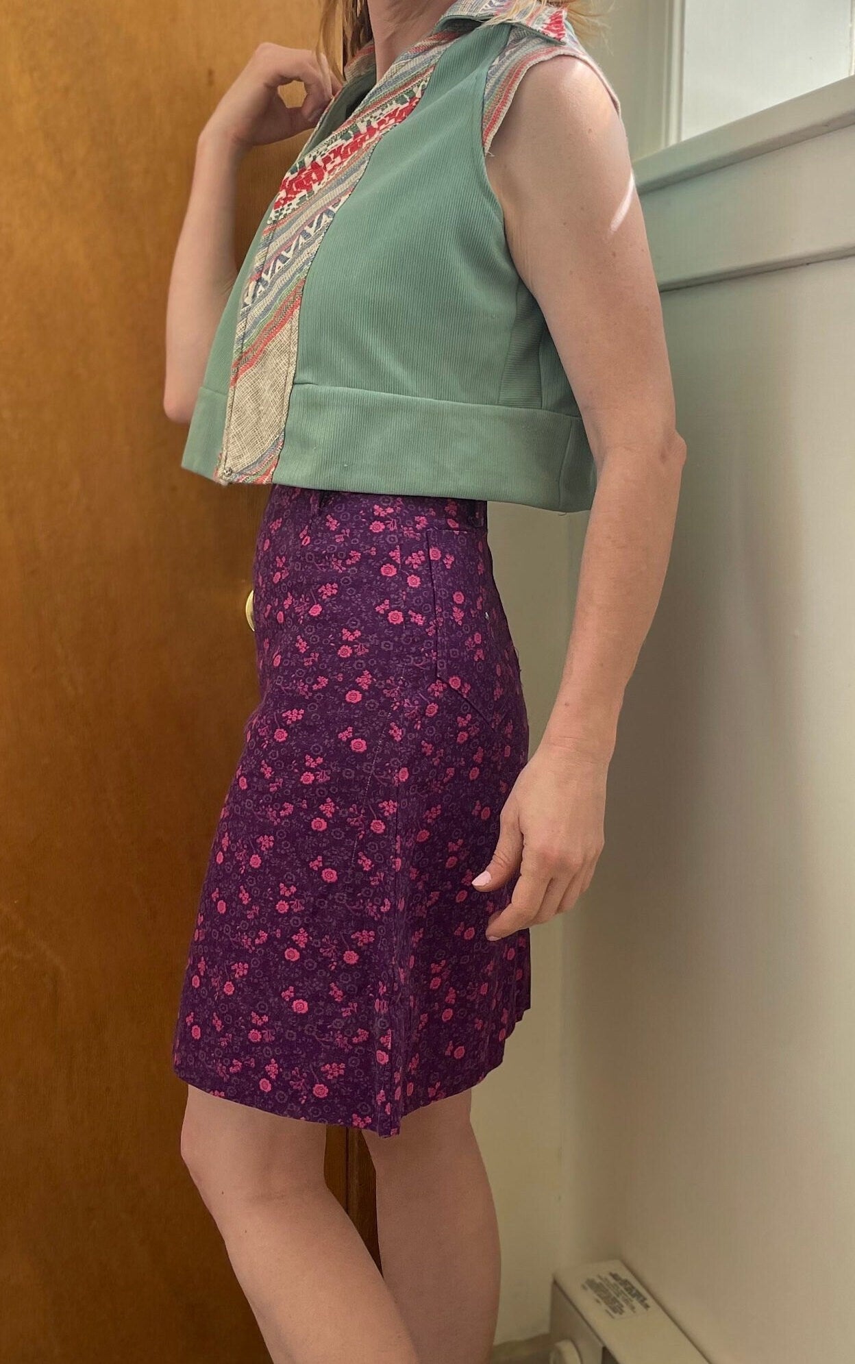 vtg 60s CUTE FLORAL MINI Skirt // vintage purple & pink patterned cotton a line preppy mod casual print school secretary student campus