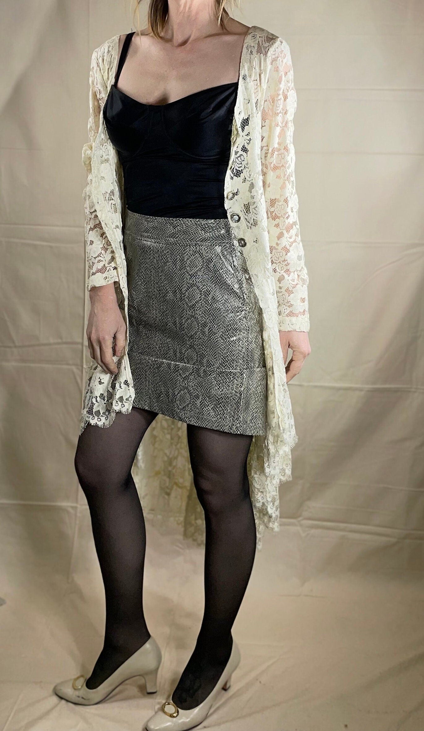 vtg 2000s SNAKE SKIN MINI Skirt // 90s xhiliration reflective wet look pleather faux leather vegan pvc go go retro knee length pencil skirt