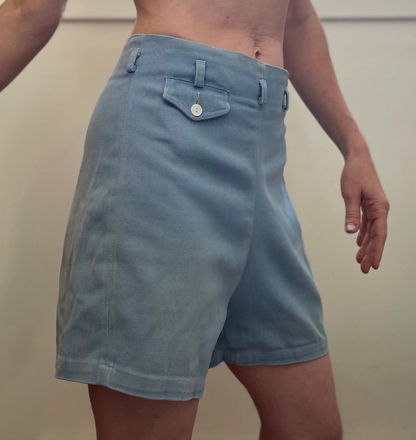 vtg 40s BLUE CHAMBRAY SHORTS // vintage light blue gabardine long shorts 50s denim hot pants autumn fall casual school mcm retro style
