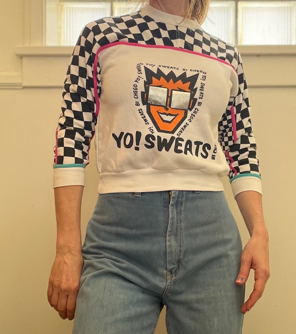 vtg 80s NEW WAVE CHECKERED Shirt // vintage yo! Bi Chego Pop Art funky sweatshirt checker board surfer face print small crop top sweater