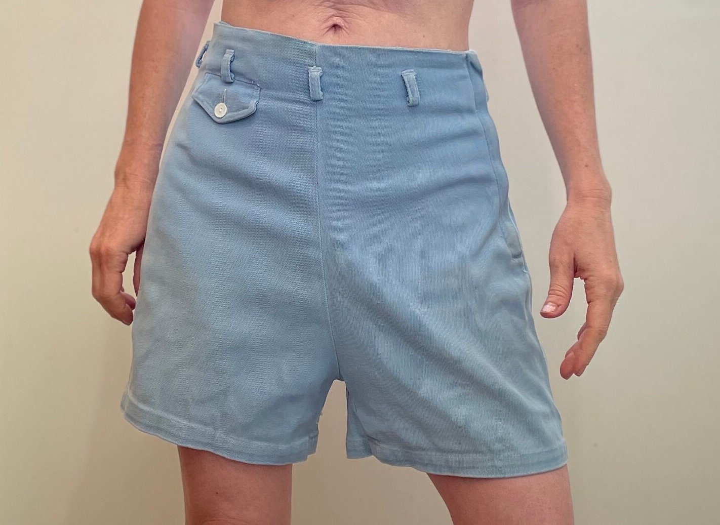 vtg 40s BLUE CHAMBRAY SHORTS // vintage light blue gabardine long shorts 50s denim hot pants autumn fall casual school mcm retro style