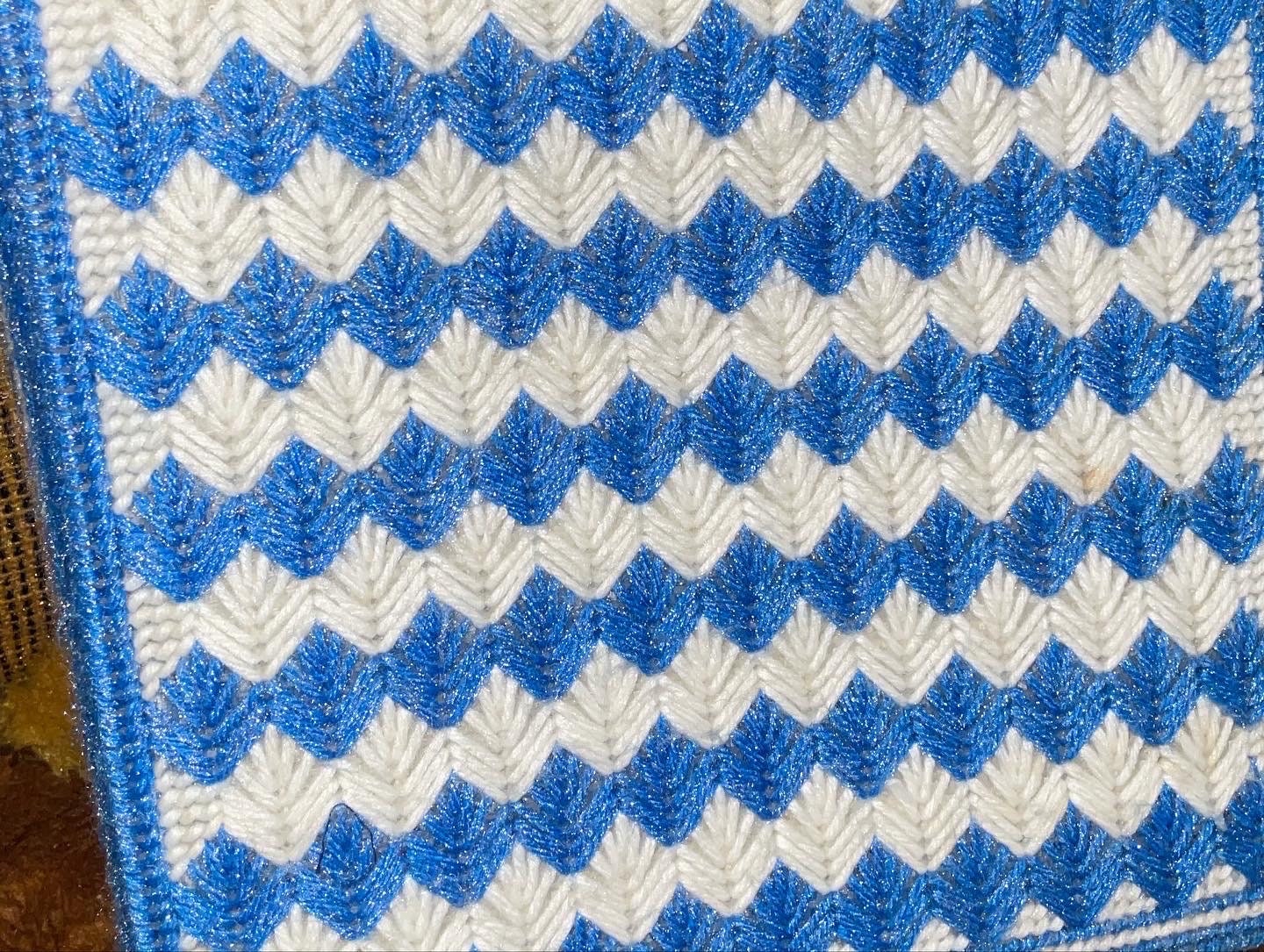 vtg CHEVRON NEEDLEPOINT PURSE // vintage homemade geometric blue & white zig zag top handle sewing carry all grocery tote checkered purse