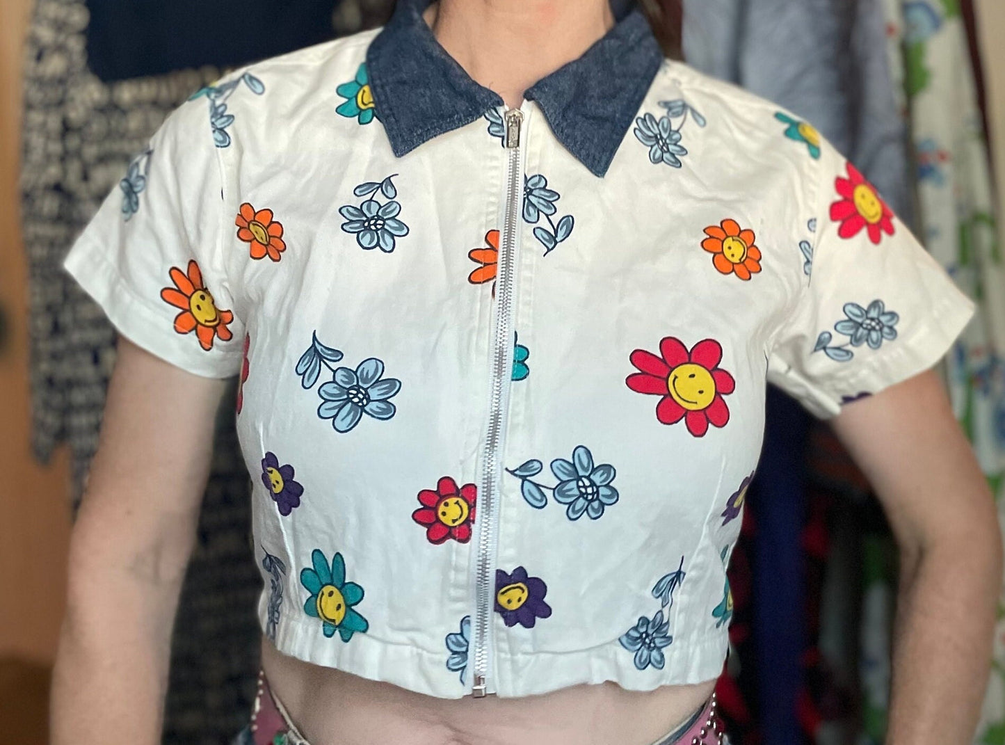 vtg 90s FLOWER POWER CROP Top // vintage yellow smiley face top 2000's girl power zip up collared shirt all over print midriff lizzie retro
