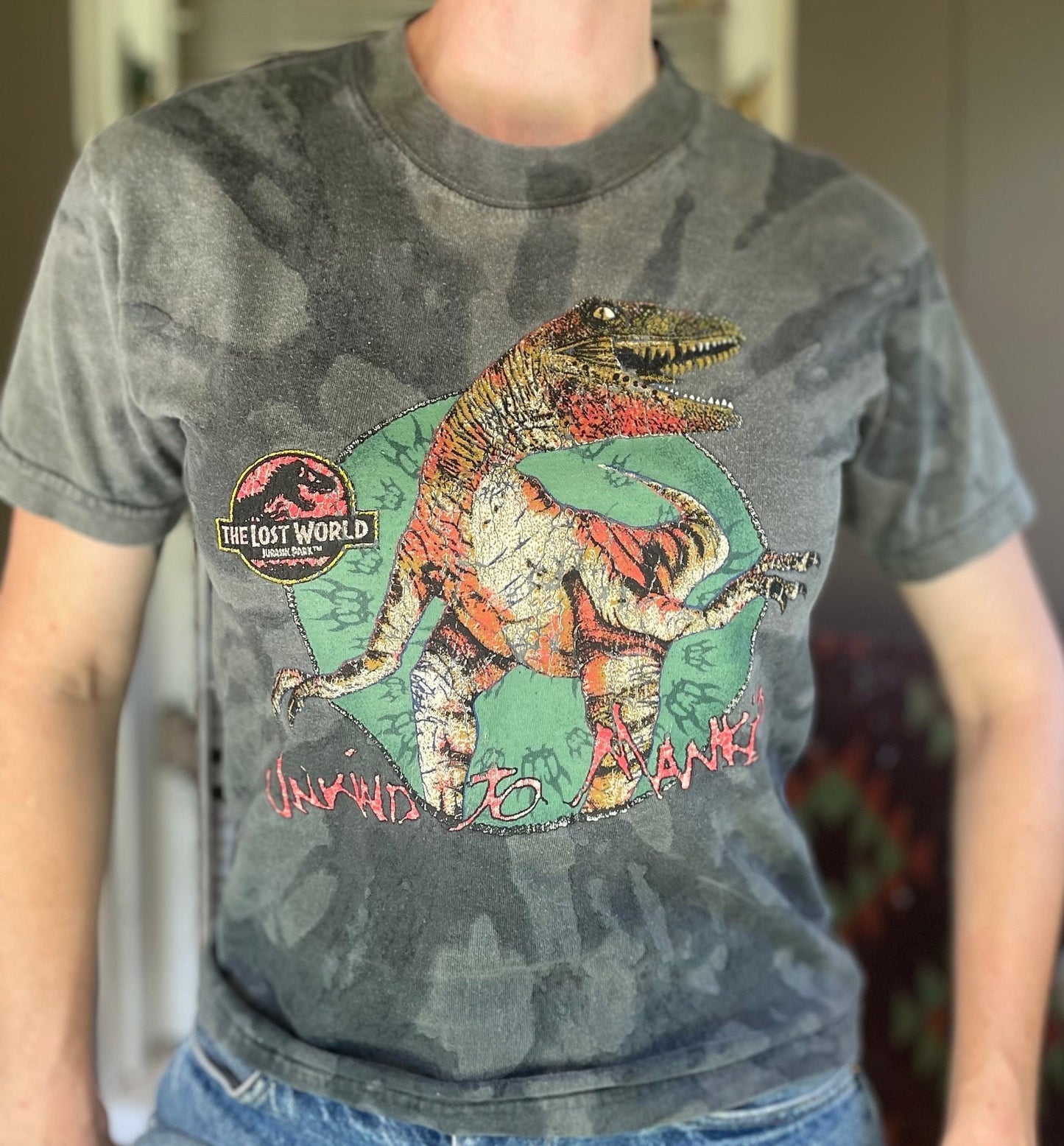 vtg 90s JURASSIC PARK OFFICIAL Shirt // vintage t rex dinosaur crop top youth large fitted tee  movie promo steven spielberg the lost world