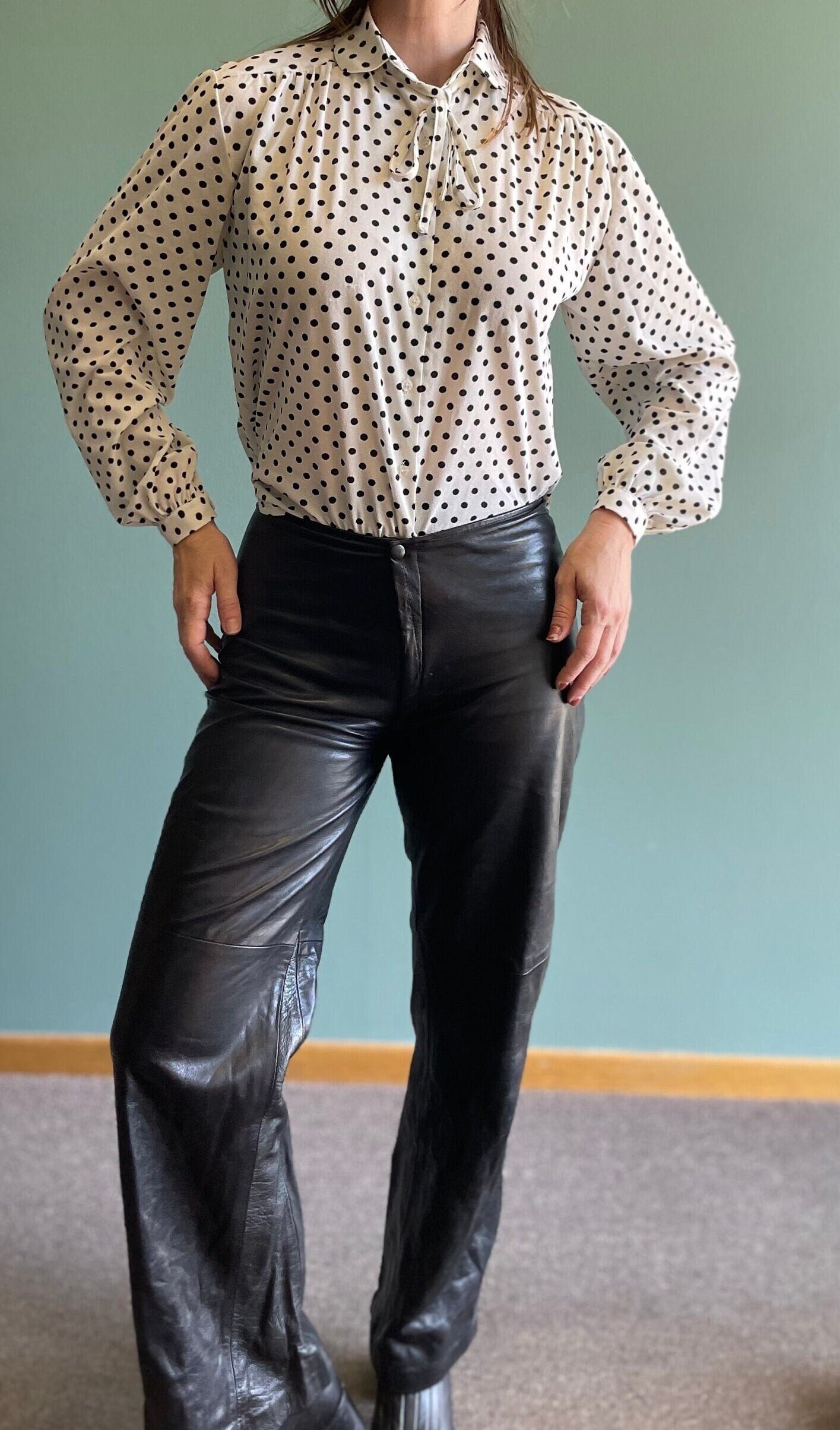 vtg 70s POLKA DOT BLOUSE // vintage tie collar semi sheer womens medium black & white retro button up casual workwear 80s balloon sleeve top