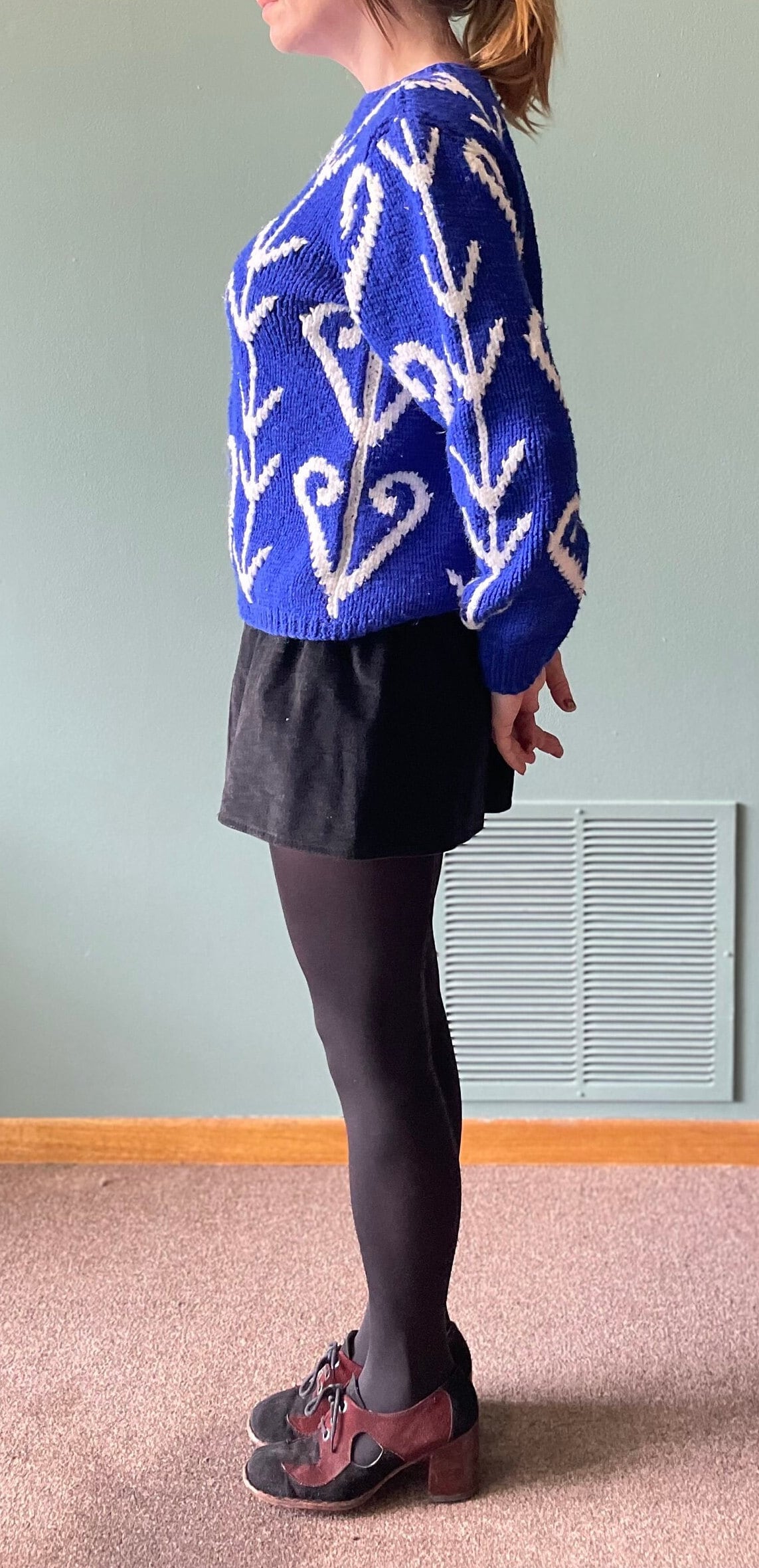 vtg 80s SQUIGGLE HEARTS SWEATER // vintage medium bright blue funky abstract pattern contrast slouchy fit all over print autumn casual cozy