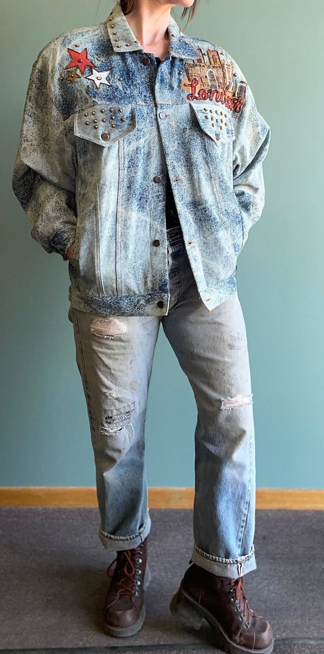 vtg 1980s AIRBRUSHED JEAN JACKET // graffiti london city rhinestone beaded hand painted light wash denim jacket tony alamo bling acid wash