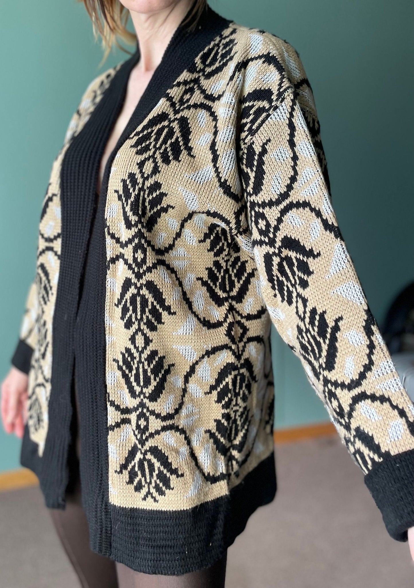 vtg 80s BLACK & GOLD CARDIGAN // vintage retro womens small bell sleeve autumn fashion floral pattern flare sleeve hippie retro pretty style