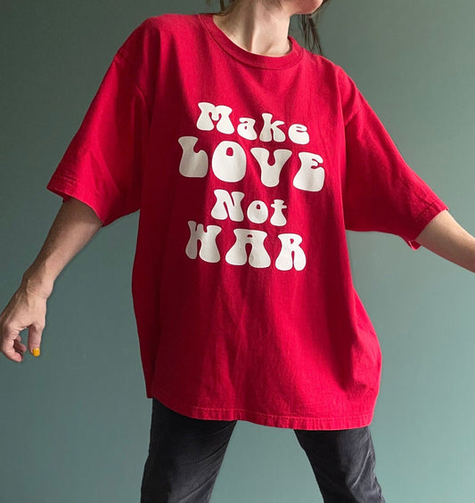 vtg 90s MAKE LOVE not WAR shirt // vintage political Y2k oversized anti war hippie protest shirt xxl freedom usa anti 70s retro style baggy