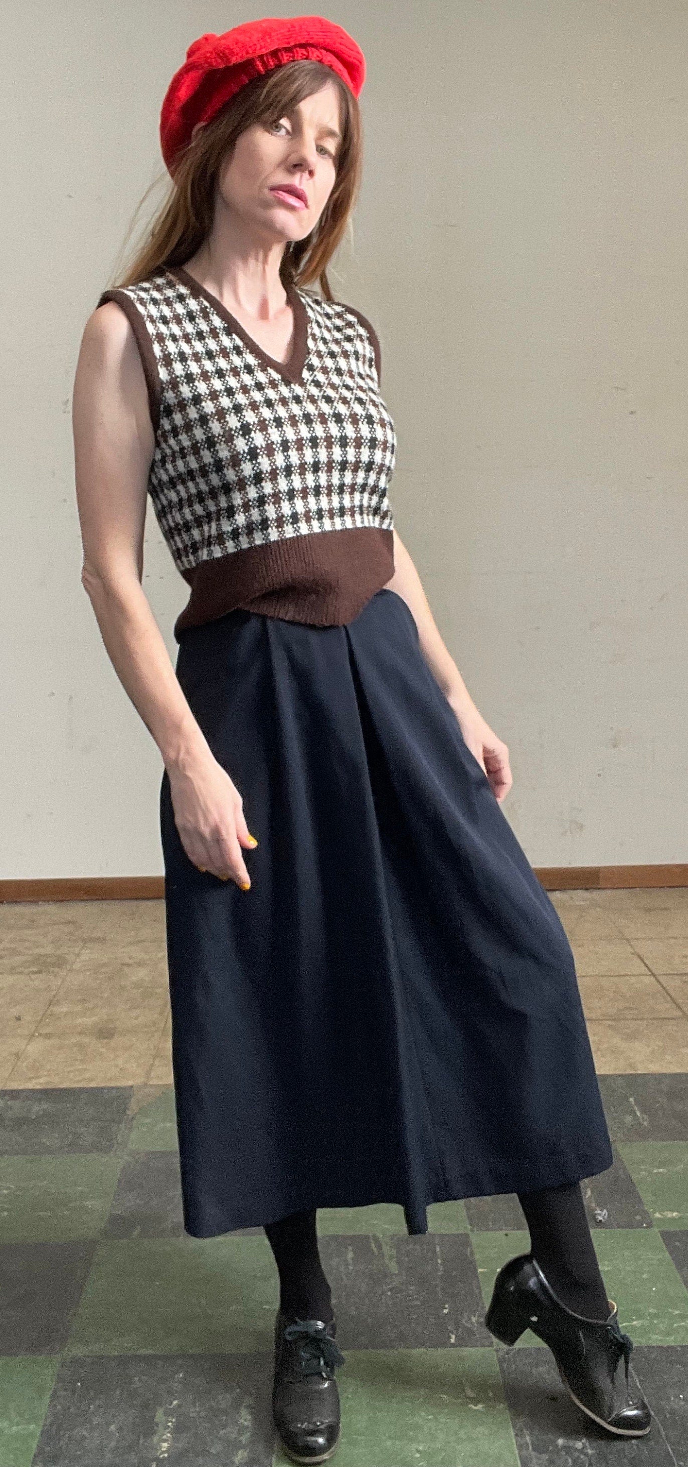 vtg 80s MID LENGTH SKIRT // vintage womens small navy blue skirt with pockets 70s preppy front pleat midi skirt flowy rayon minimalist style
