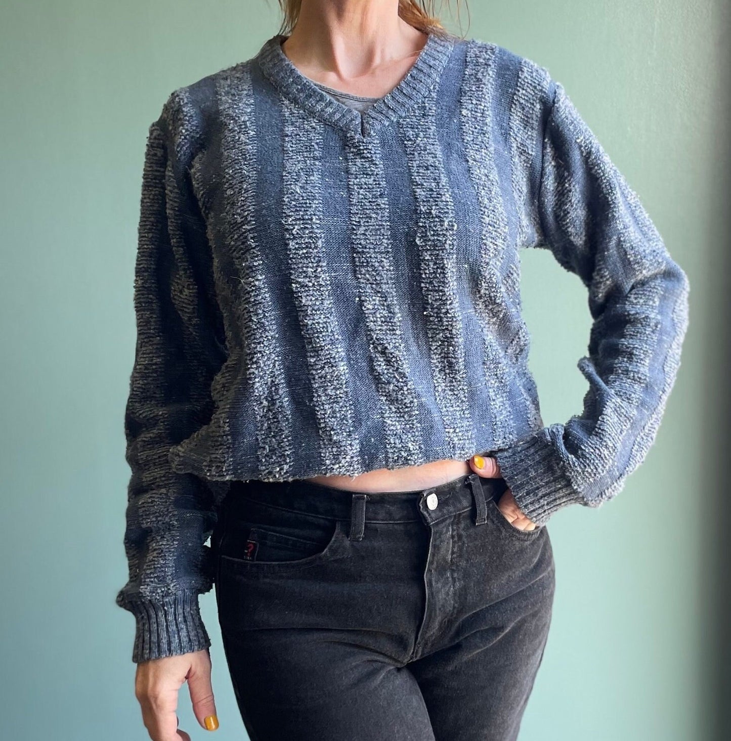 vtg 70s FUZZY STRIPED SWEATER blue / Shaggy V Neck Cropped Two Tone Jumper preppy grunge stripes chunky ladies unisex vertical pattern