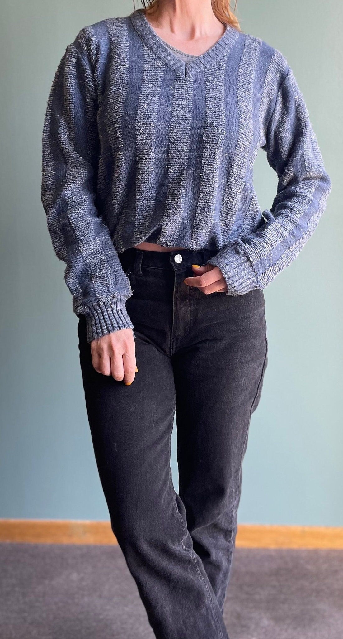 vtg 70s FUZZY STRIPED SWEATER blue / Shaggy V Neck Cropped Two Tone Jumper preppy grunge stripes chunky ladies unisex vertical pattern