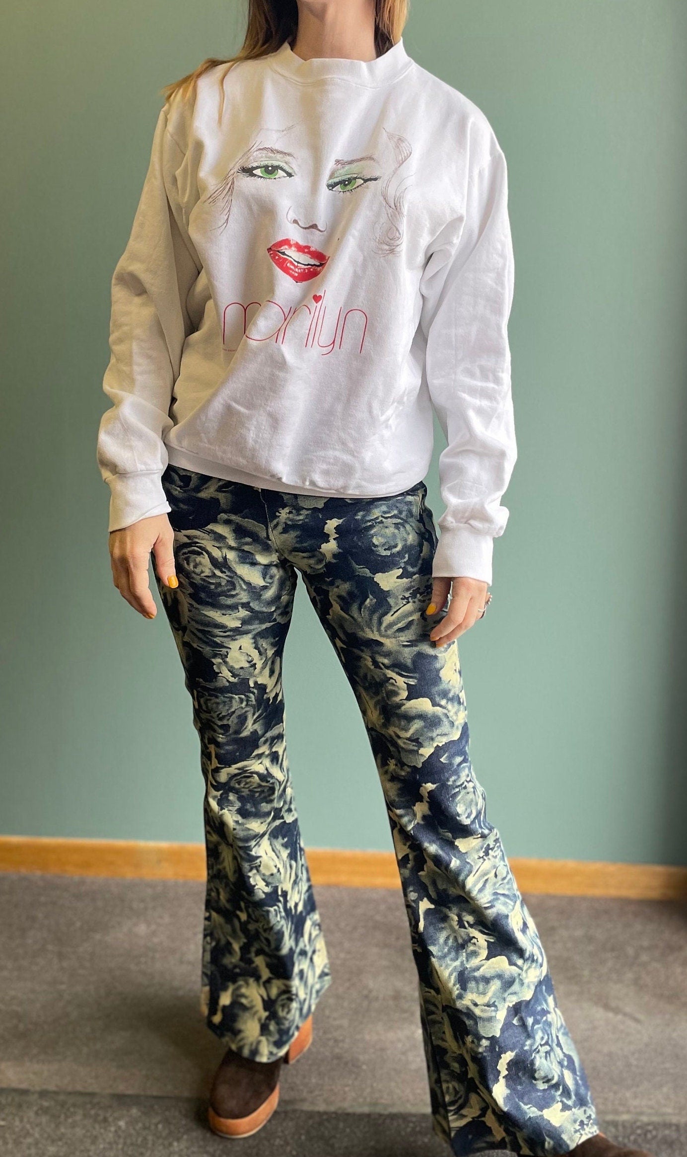 vtg 80s MARILYN MONROE SWEATSHIRT // big face aop sexy lips museum eyelashes jfk pin up 50s beauty pop art andy warhol art print limited