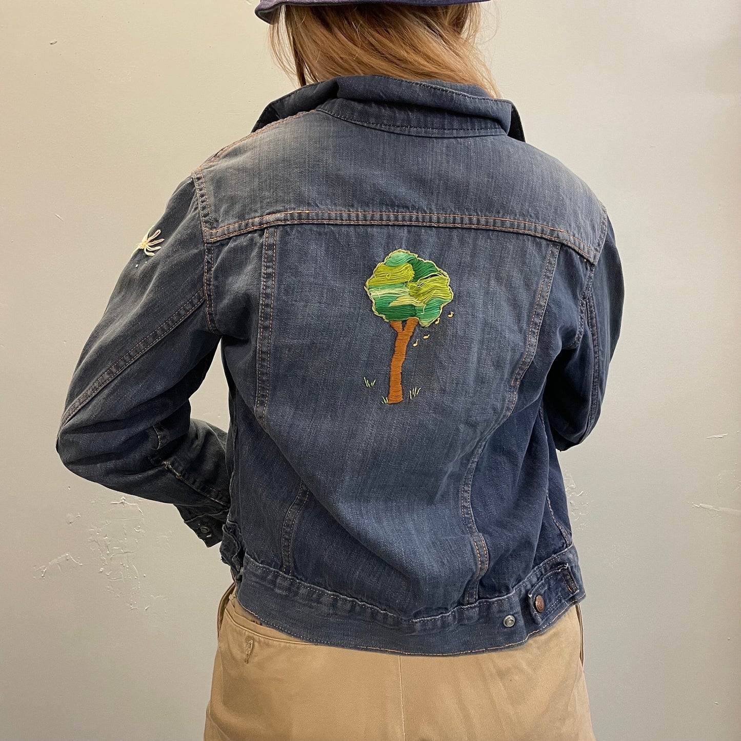 vintage faded 1960s LEVIS snap JEAN JACKET small distressed embroidered button up cropped 70s soft denim top trees and earth hippie style