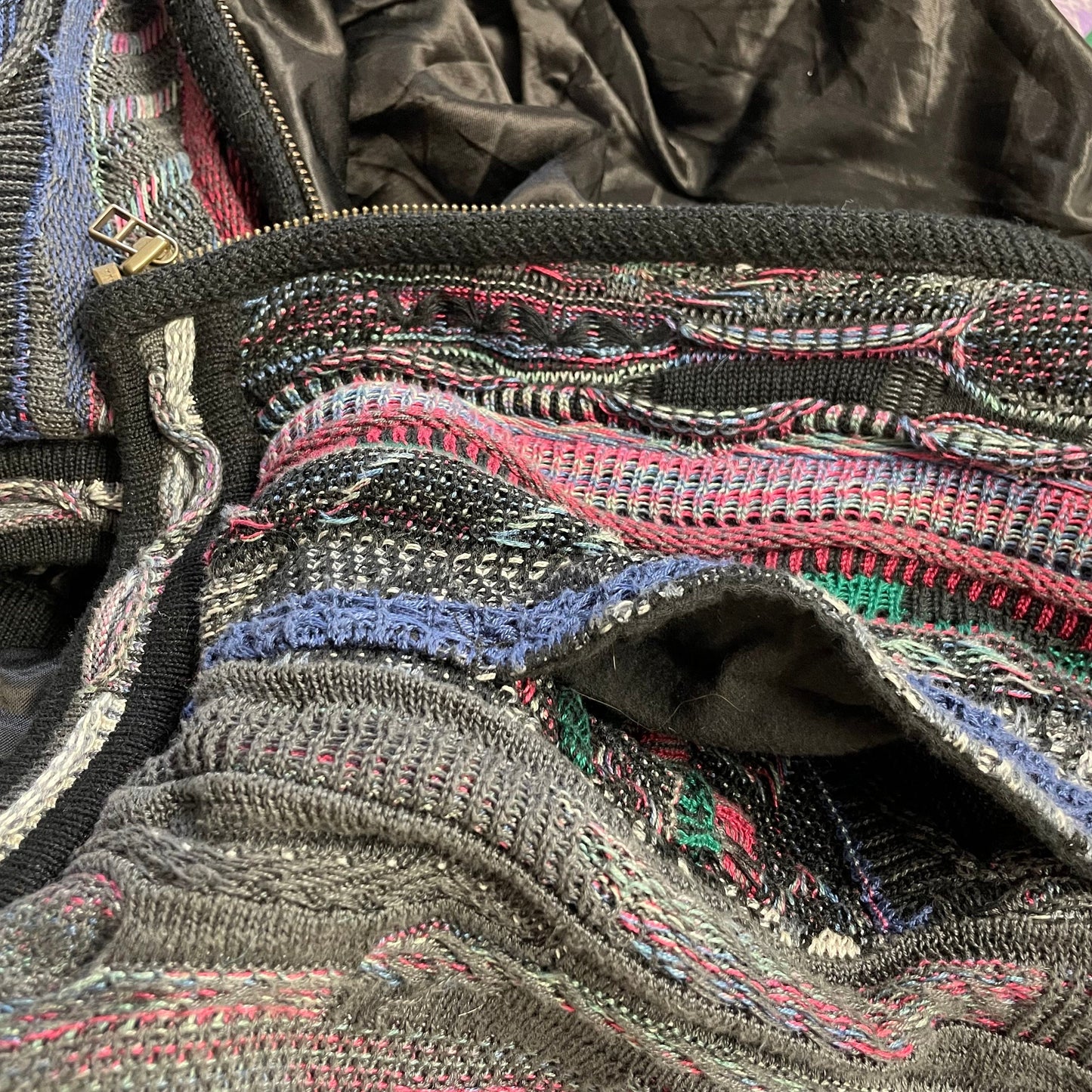 vtg 90s TUNDRA SWEATER zip JACKET ꕤ ꕤ ꕤ coogi style 3d abstract textured ꕤ ꕤ ꕤ big oversized loose fit rap hiphop biggie knit dress bright