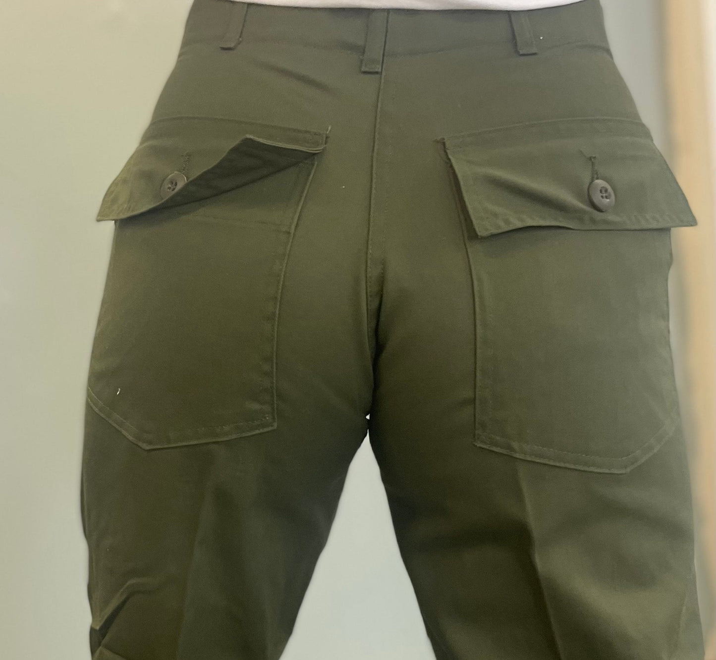 vtg OG 507 UTILITY TROUSERS pants ꕤ ꕤ ꕤ 1981 short capri high waisted olive green military nos 80s fitted og 107 vietnam us army ꕤ 30 x 25