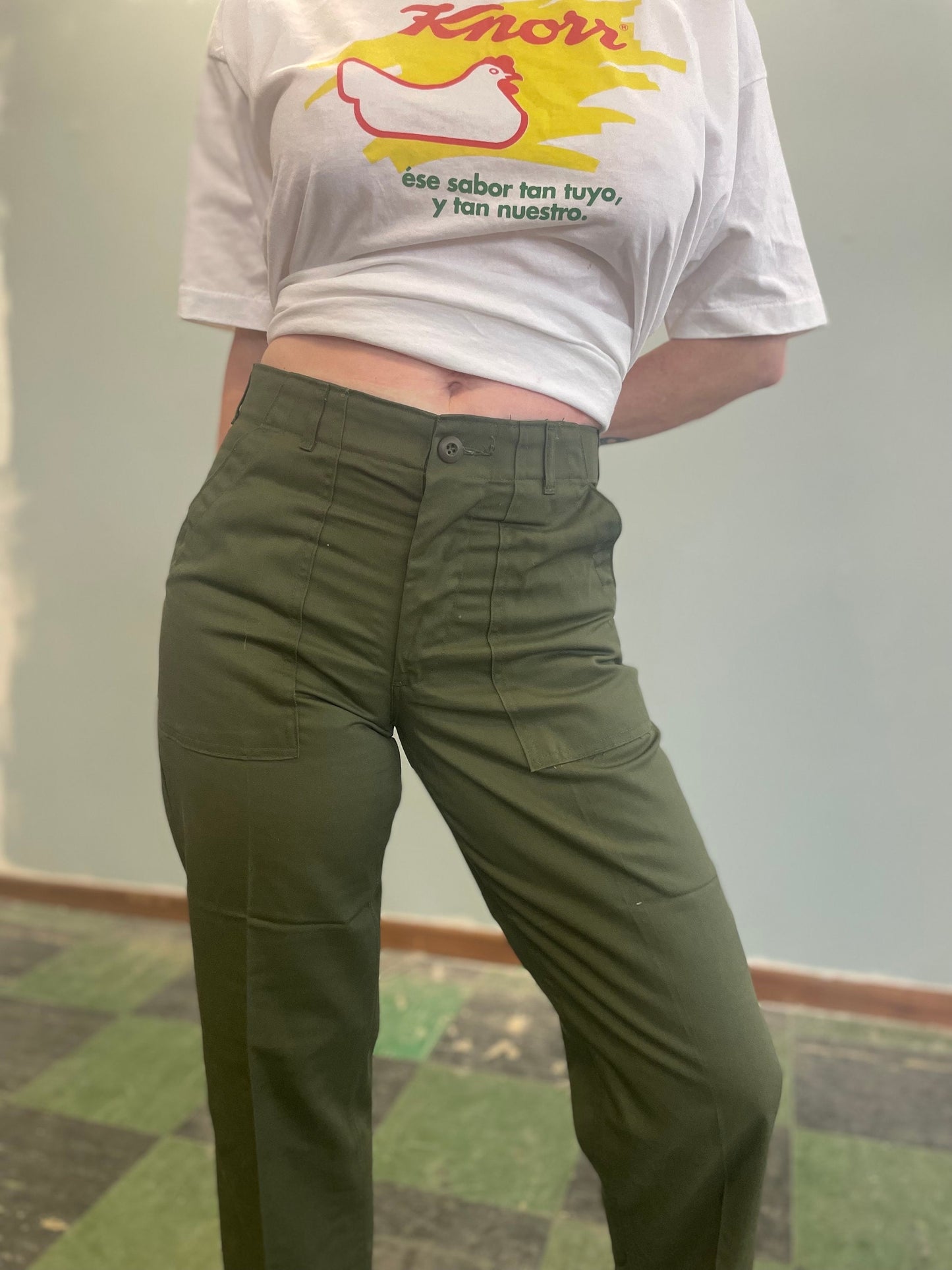 vtg OG 507 UTILITY TROUSERS pants ꕤ ꕤ ꕤ 1981 short capri high waisted olive green military nos 80s fitted og 107 vietnam us army ꕤ 30 x 25