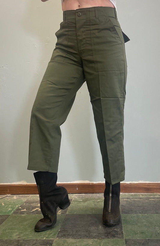 vtg OG 507 UTILITY TROUSERS pants ꕤ ꕤ ꕤ 1981 short capri high waisted olive green military nos 80s fitted og 107 vietnam us army ꕤ 30 x 25