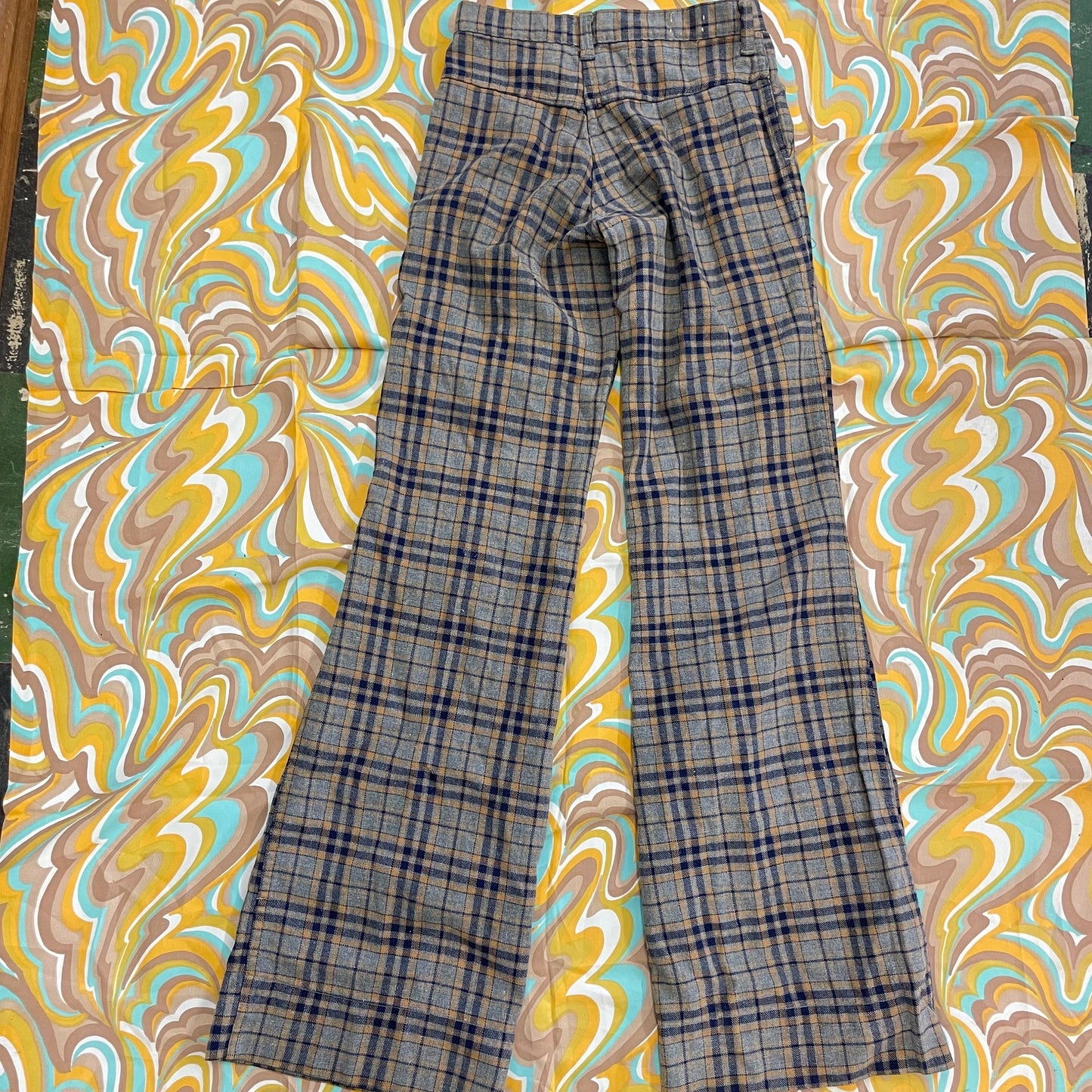 70s PLAID BELL BOTTOMS / vintage womens 26 high waisted flare leg pants bare back no pockets wide leg trousers funky hippie retro fall pants