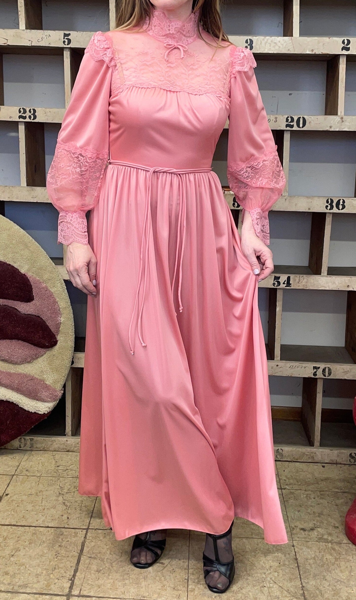 vtg 70s PASTEL PINK MAXI mauve lace collar dress // full flowy skirt belted full length gown wedding bridesmaid ethereal sheer dress gunne