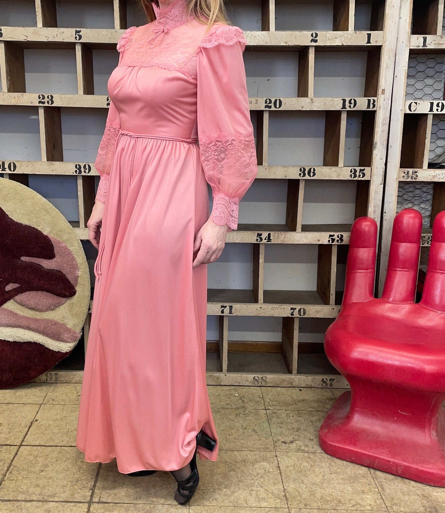 vtg 70s PASTEL PINK MAXI mauve lace collar dress // full flowy skirt belted full length gown wedding bridesmaid ethereal sheer dress gunne