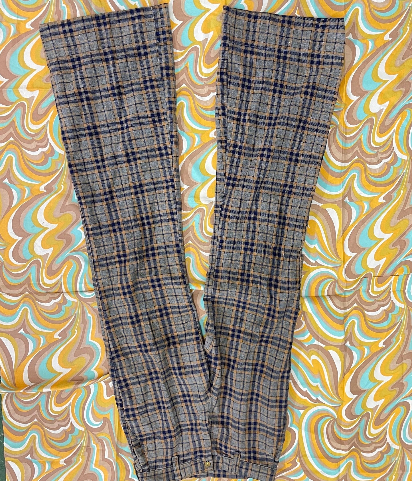 70s PLAID BELL BOTTOMS / vintage womens 26 high waisted flare leg pants bare back no pockets wide leg trousers funky hippie retro fall pants