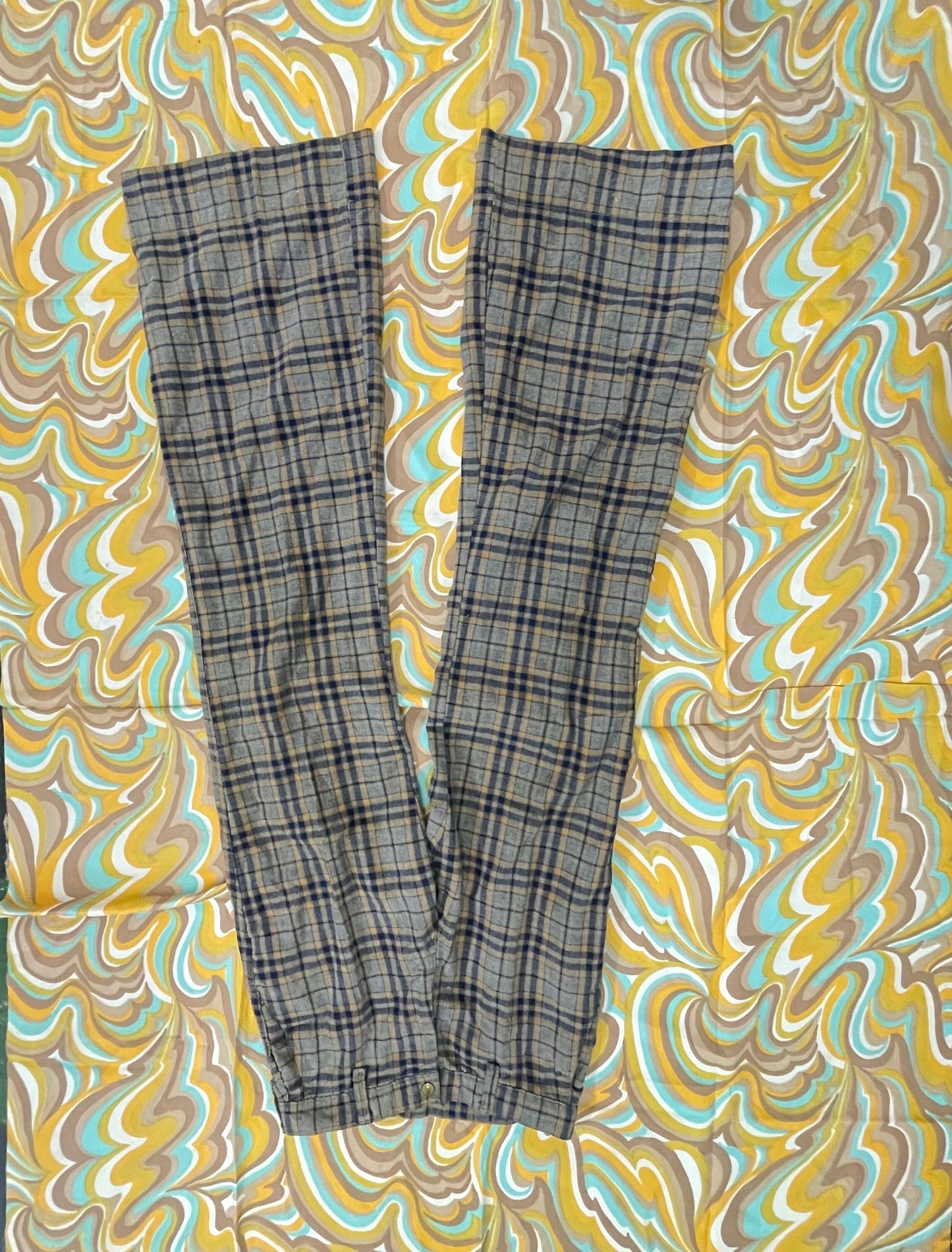 70s PLAID BELL BOTTOMS / vintage womens 26 high waisted flare leg pants bare back no pockets wide leg trousers funky hippie retro fall pants