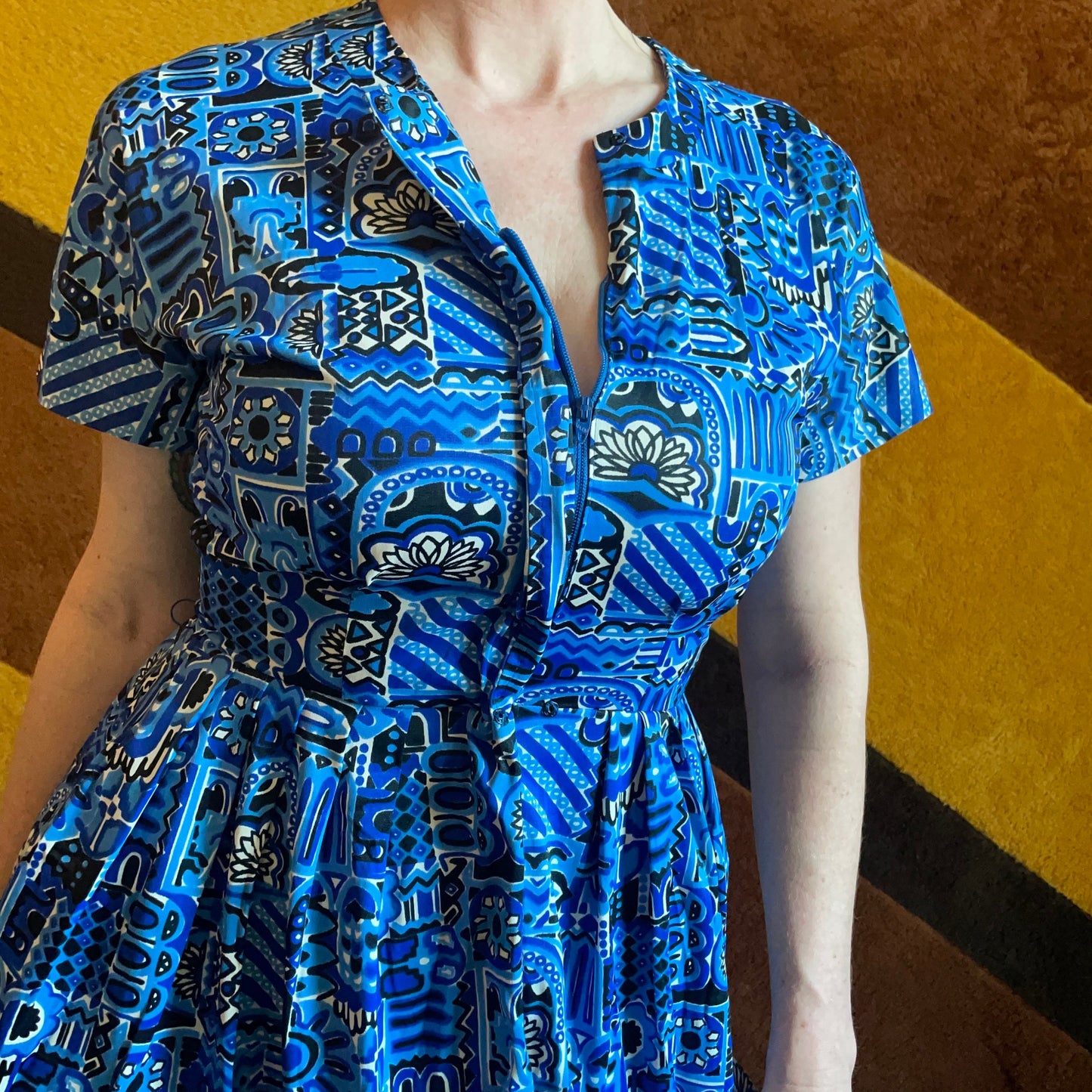vtg 60s 2 PIECE JERSEY DRESS // abstract pattern set with pockets school outfit bright blue tiki party mod retro autumn layers teacher style