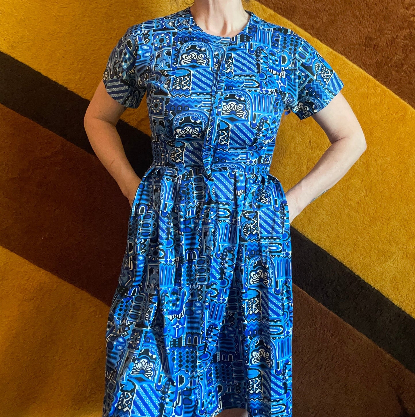 vtg 60s 2 PIECE JERSEY DRESS // abstract pattern set with pockets school outfit bright blue tiki party mod retro autumn layers teacher style