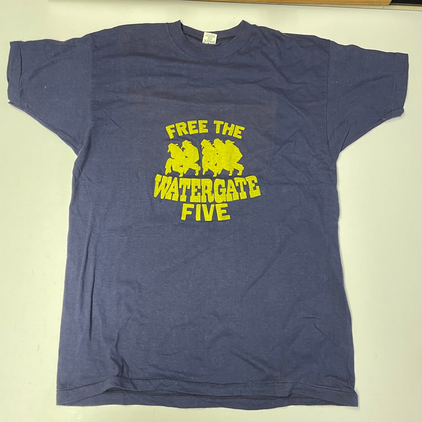 vtg 70s FREE WATERGATE 5 Richard Nixon tshirt // blue history tee political scandal t shirt whitehouse comdey mayo spruce activist action