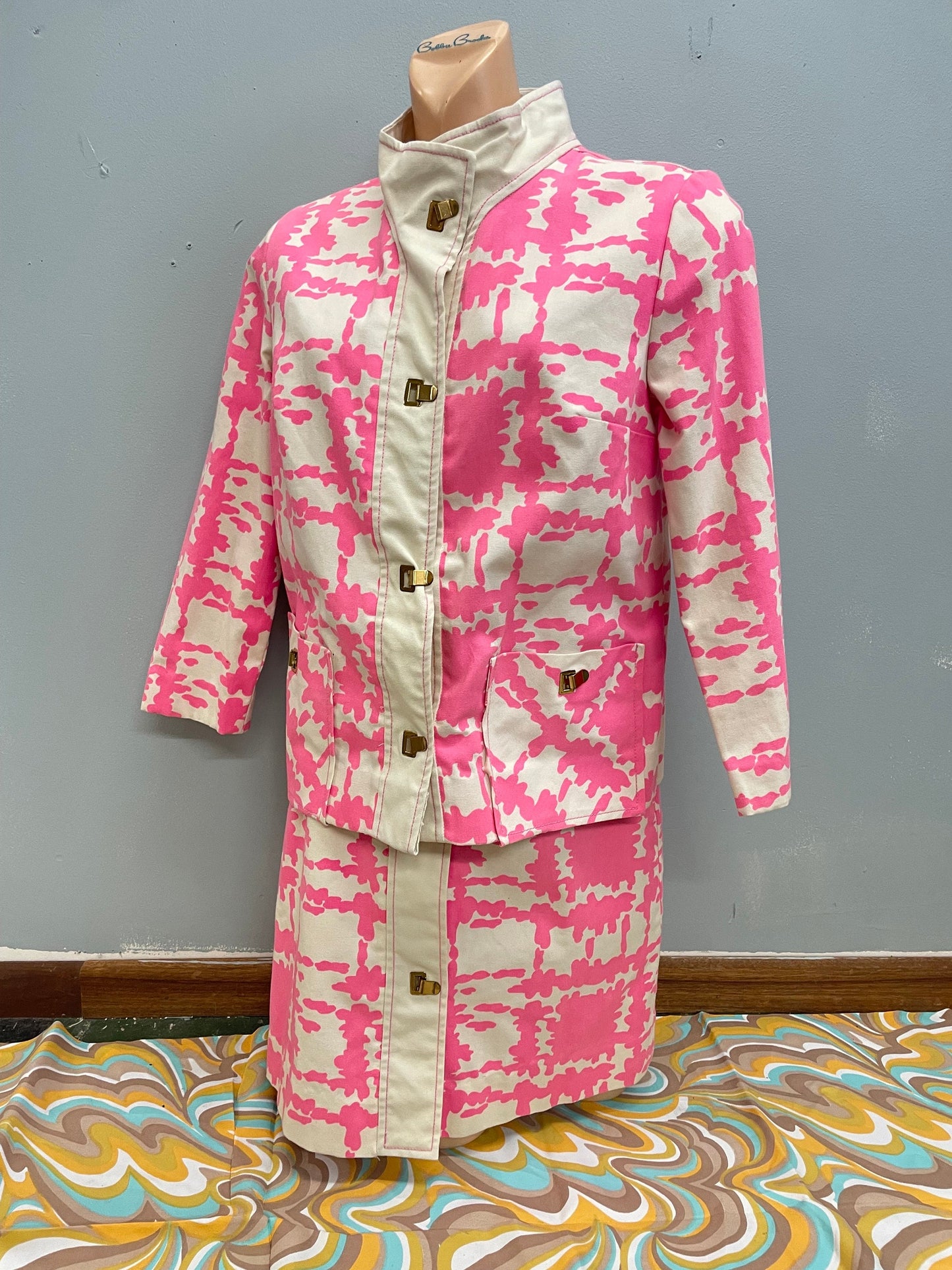 vtg PINK MOD 2 PIECE set / mr d mod psychedelic mini skirt and matching jacket pink & white retro hippie polyester loud girl gogo mini dress