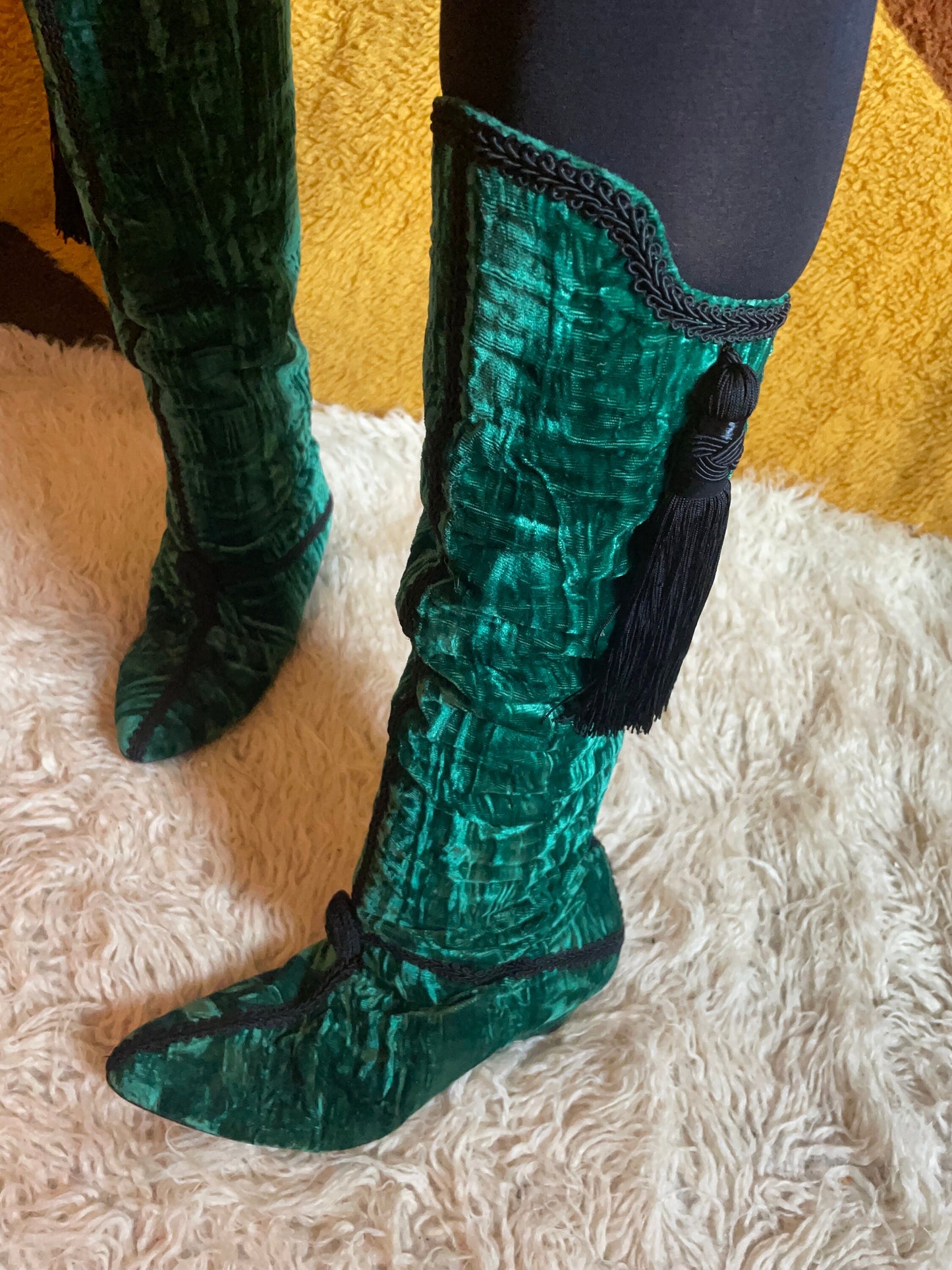Vtg 90s GREEN VELVET FRINGE Boots // vintage pointy toe black tassel Susan Bennis Warren Edwards boots rare emerald green calf high boots