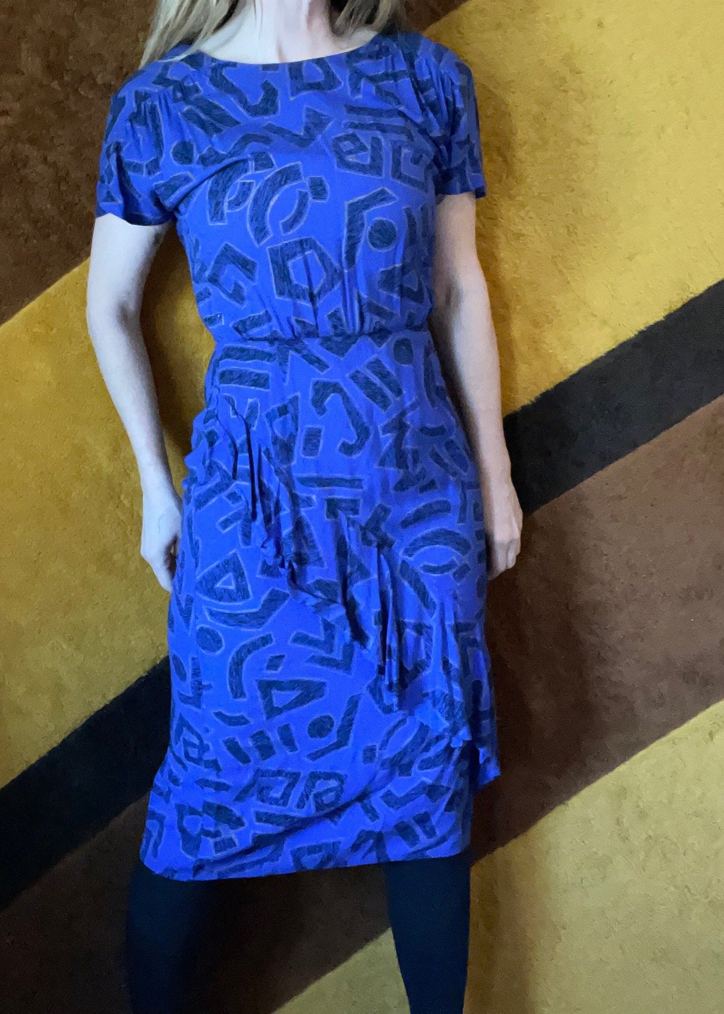 vtg 50s ABSTRACT PATTERNED RUFFLE Dress // vintage asymmetrical peplum cotton wiggle dress atomic 1940s bright blue casual secretary office