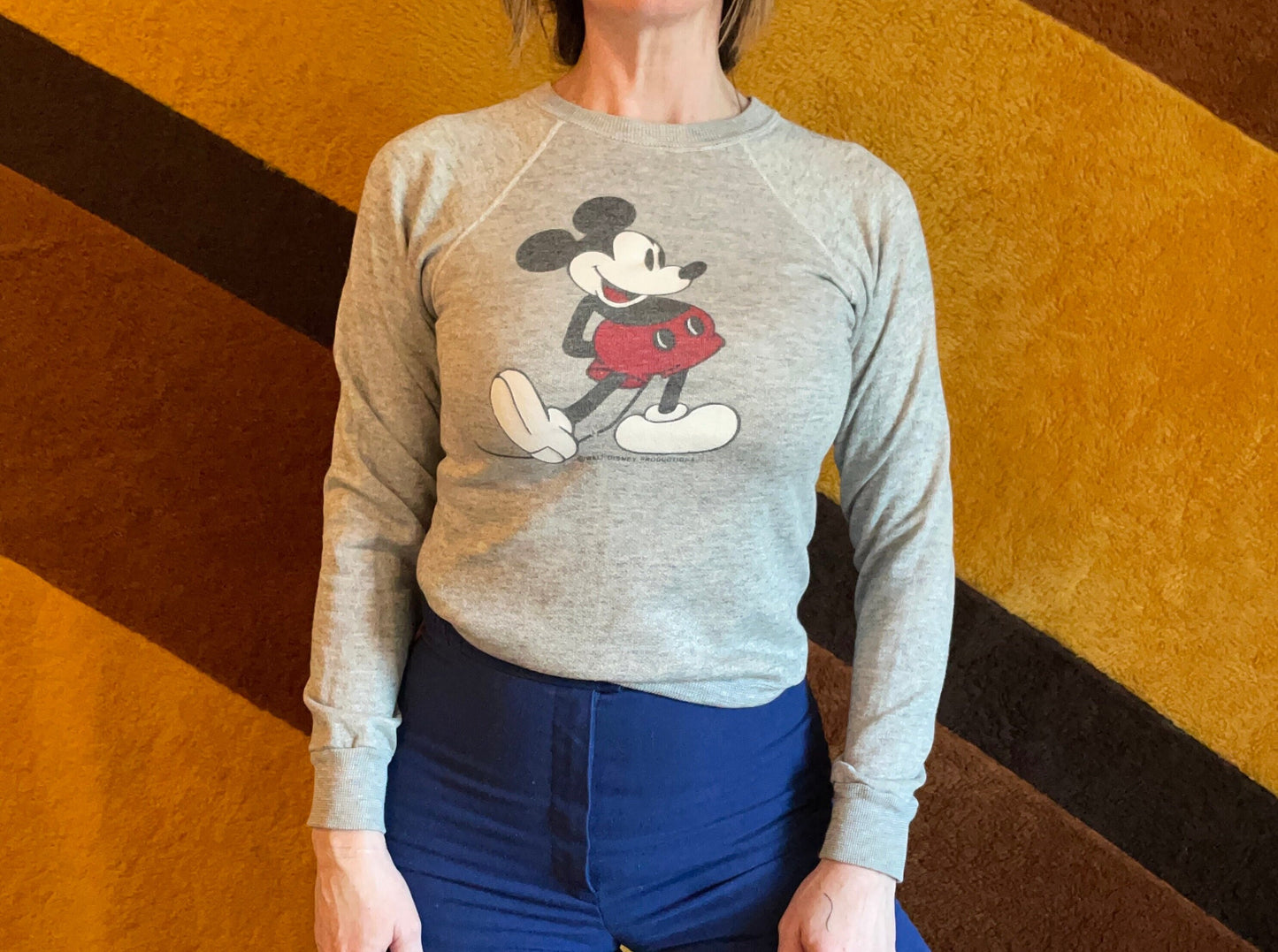 vtg 70s MICKEY MOUSE SWEATSHIRT // vintage youth large disney cartoon character baby tee cropped sweatshirt cute casual school fitted top