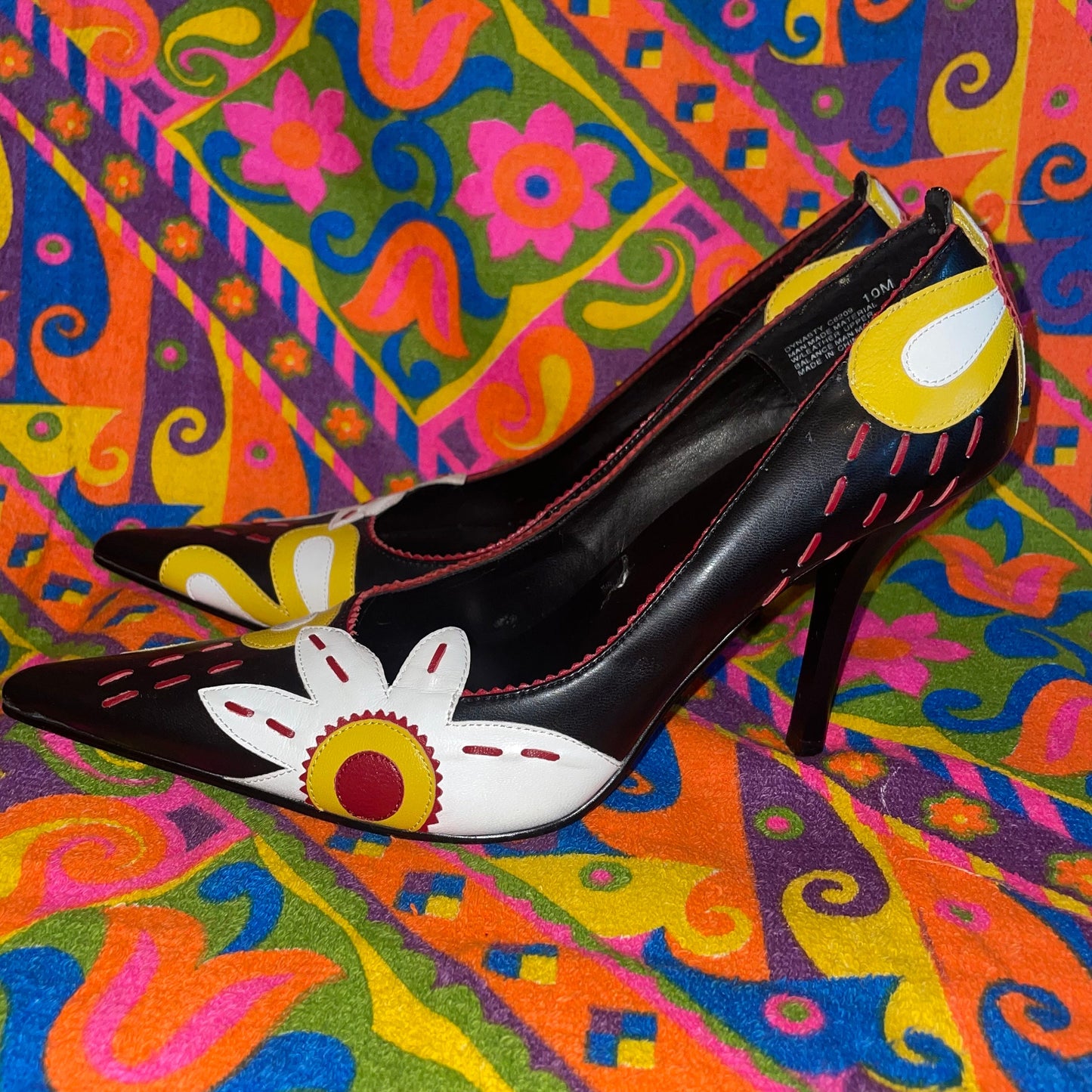 vtg Y2K FLOWER POWER STILETTOS // vintage pointy toe skinny heel pop art daisy heels black 90s painted embroidered bright funky pumps 10