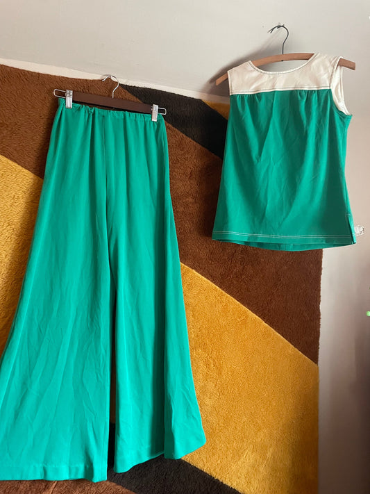vtg 3 PIECE PANTSUIT // vintage mod green & white two tone palazzo pant wide leg flare pants set tank, jacket and bell bottoms set autumn