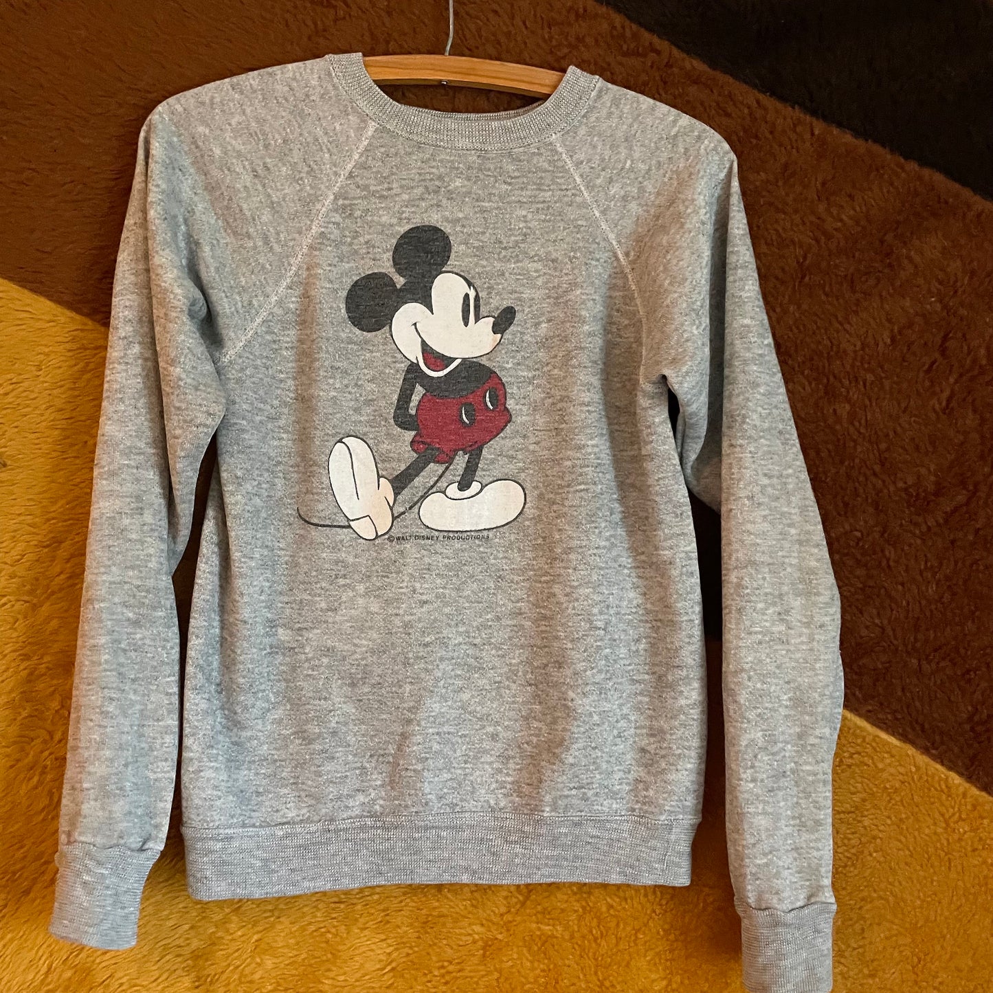 vtg 70s MICKEY MOUSE SWEATSHIRT // vintage youth large disney cartoon character baby tee cropped sweatshirt cute casual school fitted top