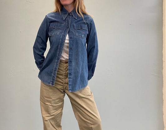 vtg 70s LEVIS FOR Gals Chambray nice fade western workwear denim blouse hippie pointy collar flowy preppy white stitch distressed