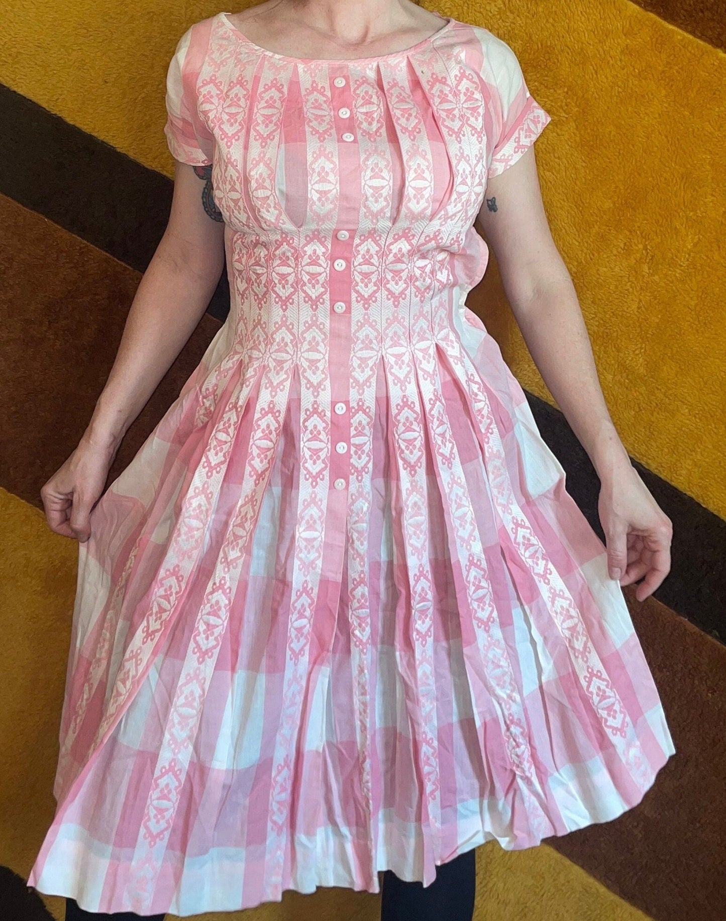 vtg 40s PASTEL PINK PLAID Dress // vintage boat neck fit n flare day dress embroidered preppy side zip cute sweet ombre june cleaver tv mom