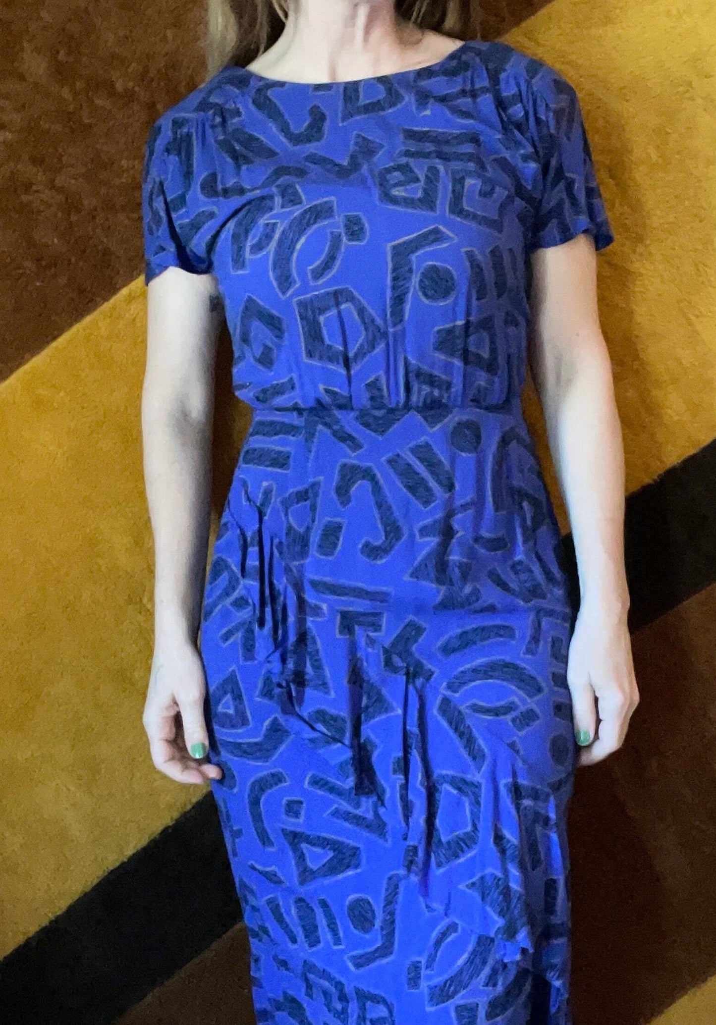 vtg 50s ABSTRACT PATTERNED RUFFLE Dress // vintage asymmetrical peplum cotton wiggle dress atomic 1940s bright blue casual secretary office