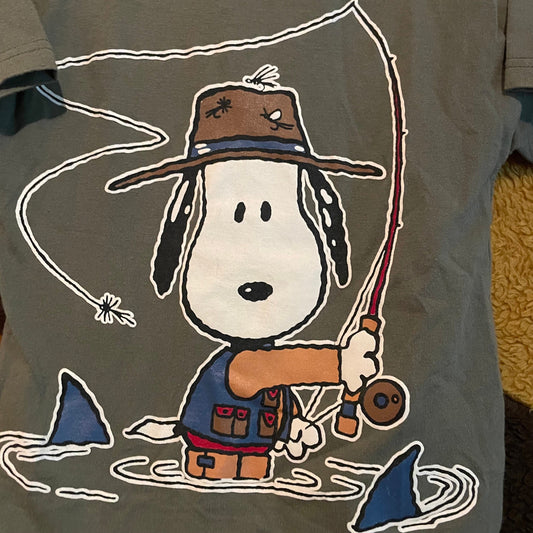 vtg 90s SNOOPY KIDS SHIRT // vintage fishing with sharks big print graphic tee youth size 8 baby tee crop top tight fitted crewneck cartoon