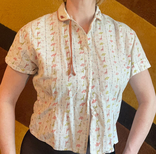 vtg 1950s GIRAFFE PATTERNED BLOUSE // vintage pan collar button down blouse Land Sea preppy rockabilly novelty print elephant cute top loop