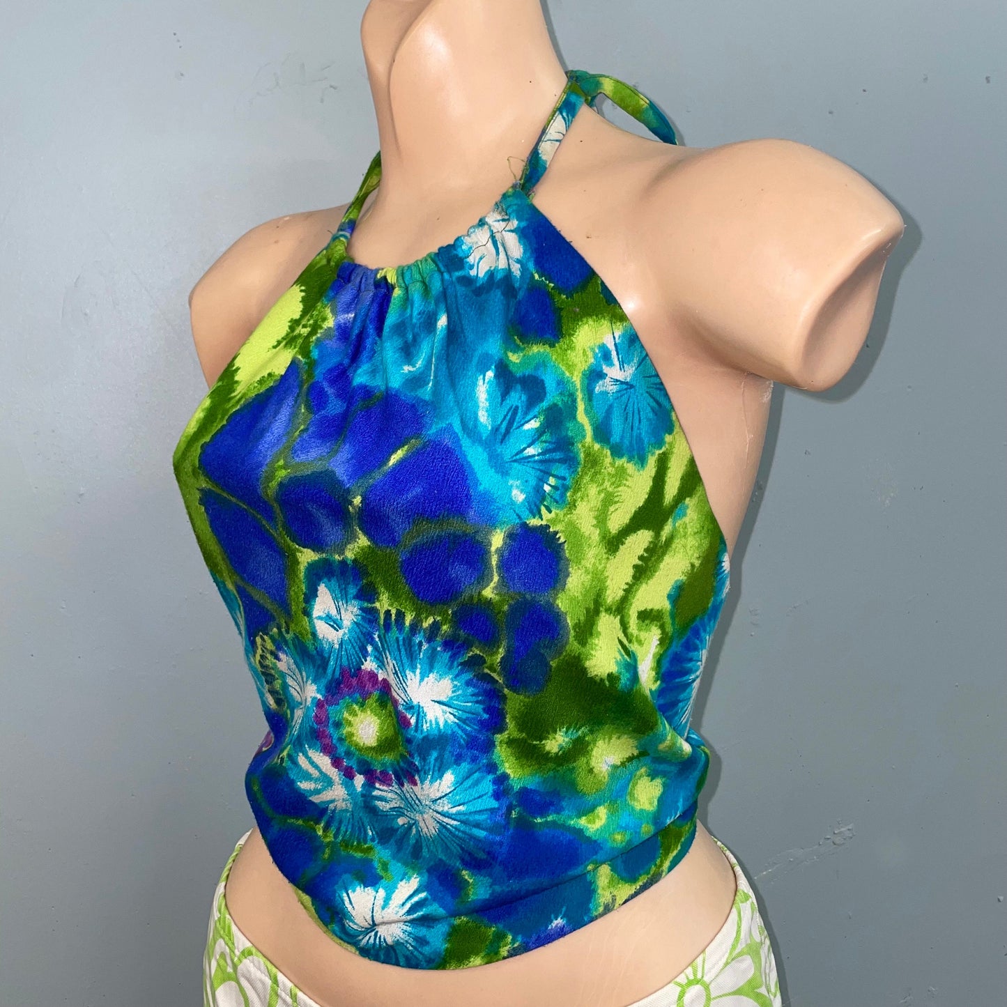 vtg 70s psychedelic tie dye halter top floral neon hawaiian barkcloth crop top retro summer beachwear hippie boho wrap top swim cover up top