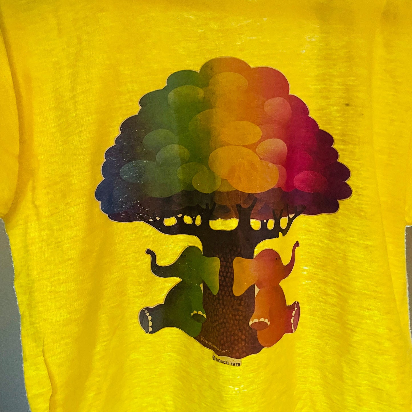 vtg 70s PSYCHEDELIC ELEPHANTS CLOUDS // vintage yellow kaleidoscope trees retro graphic tee neon pop art hippie mod stoner roach iron on